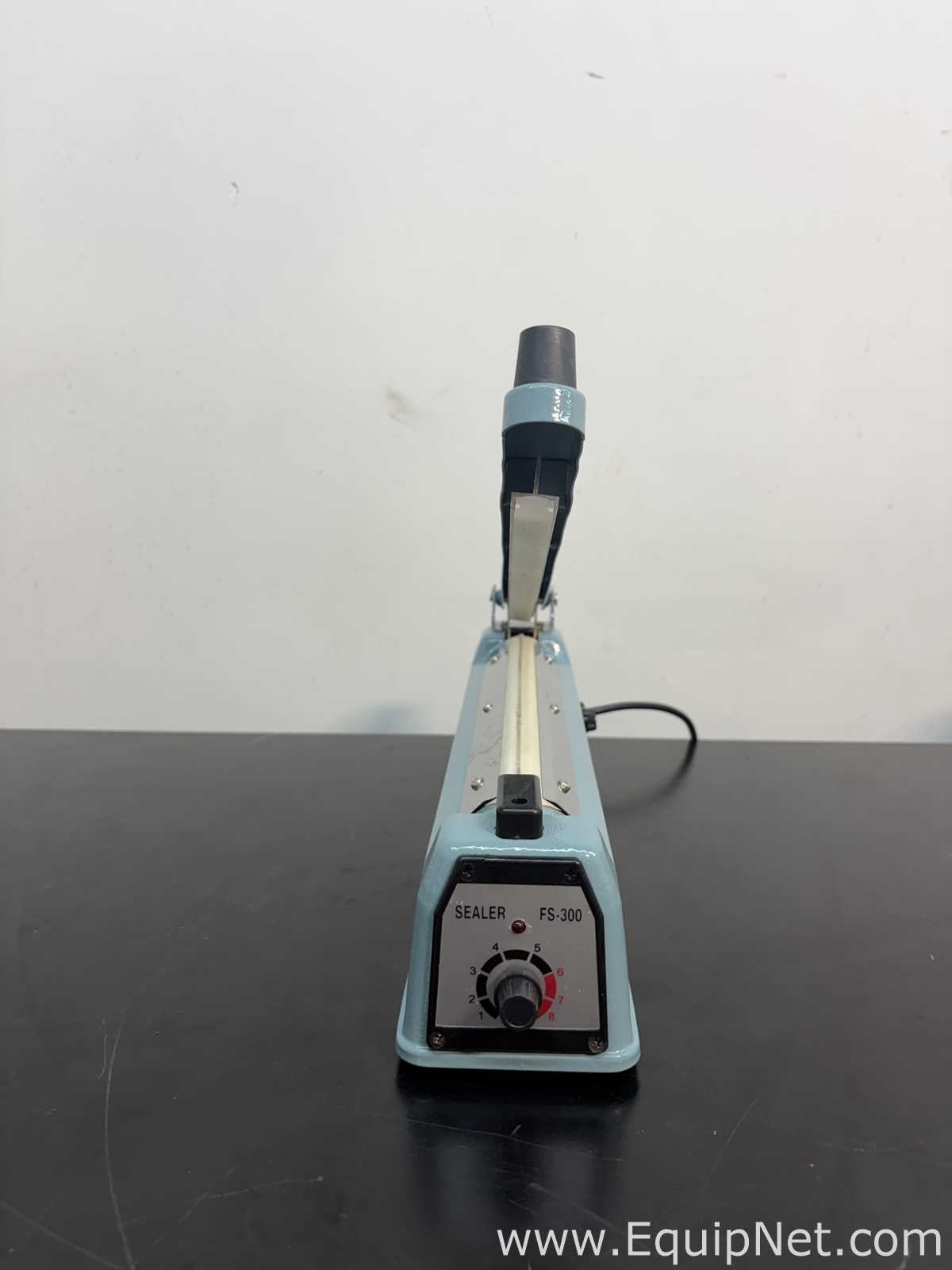 Los aus  Verschiedene Laborgeräte Various 