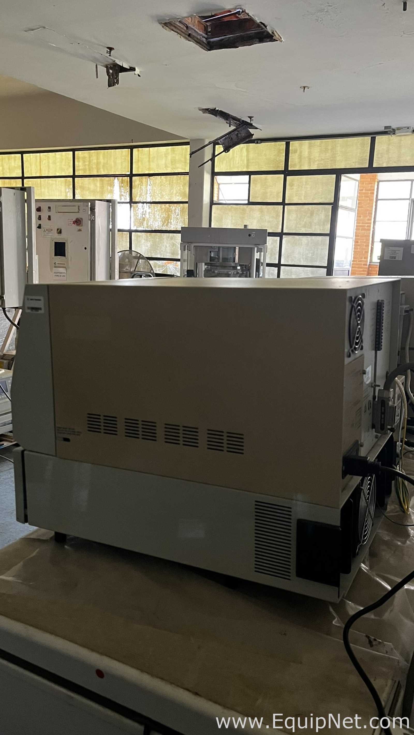 Sistema HPLC Waters Modular com Detector UV e Gradiente Binário