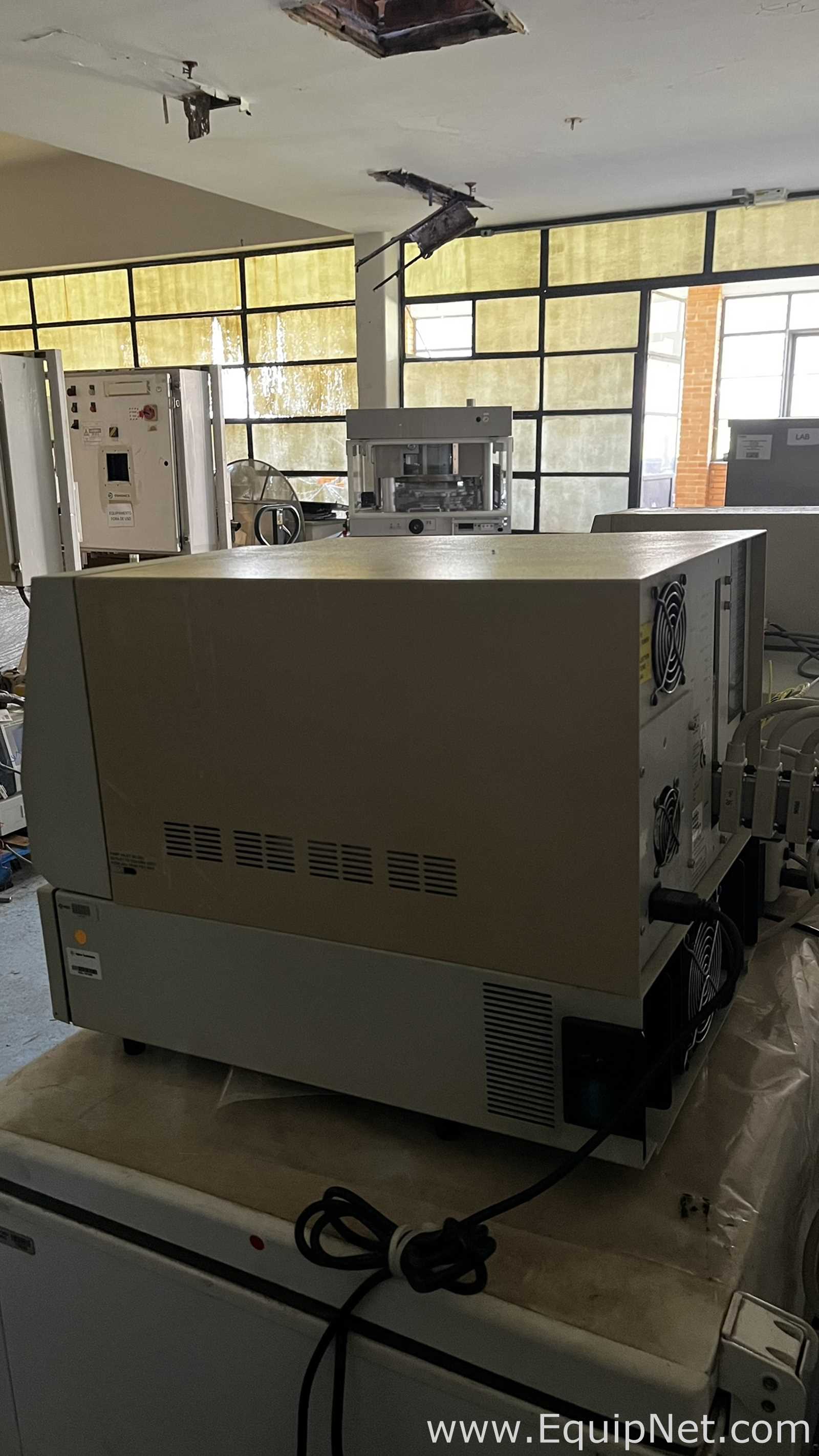 Sistema HPLC Waters Modular com Detector UV e Gradiente Binário