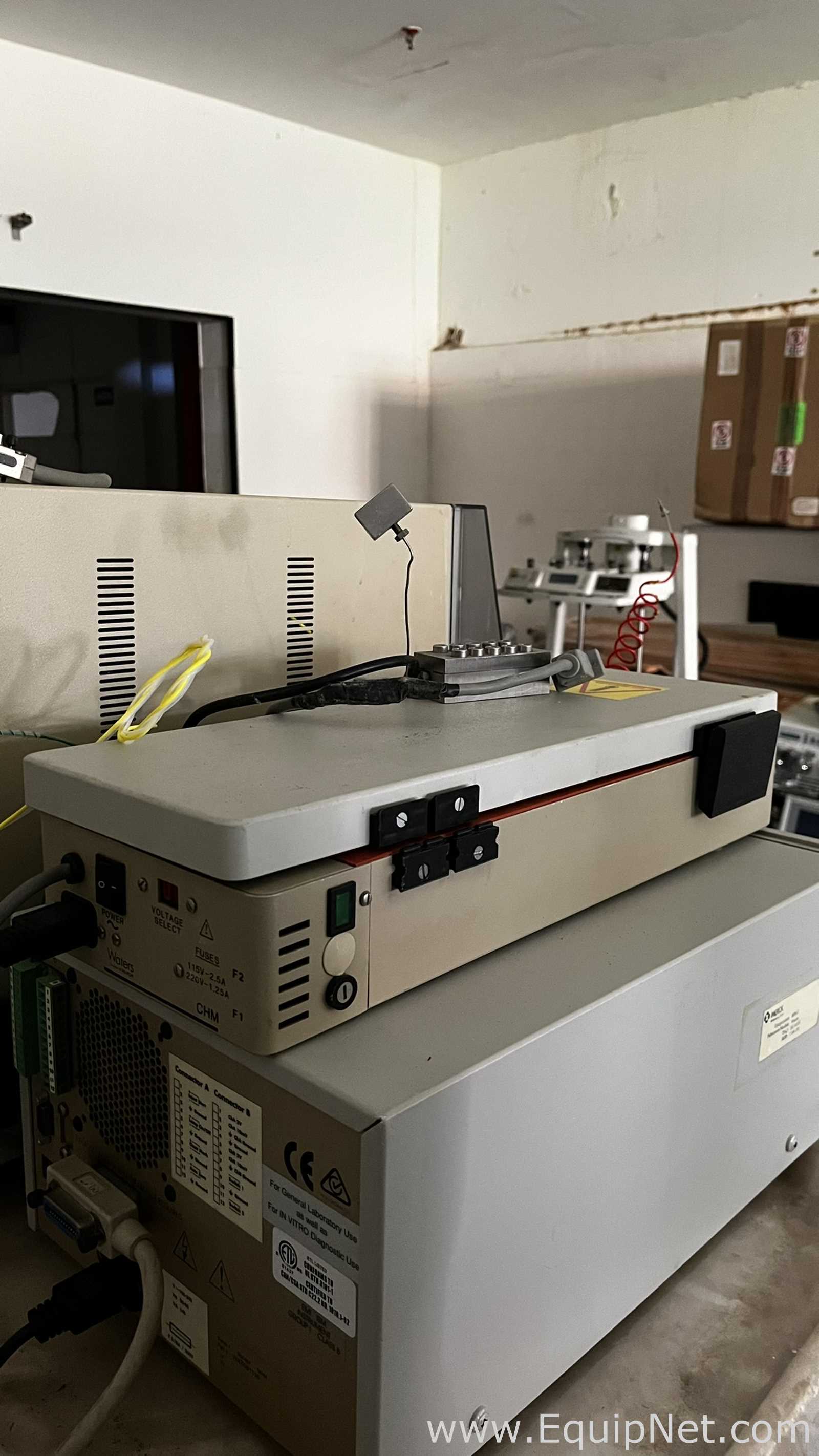 Sistema HPLC Waters Modular com Detector UV e Gradiente Binário