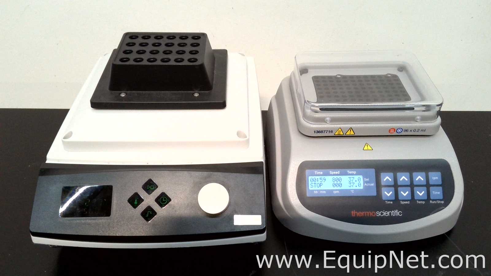 Lote de 2 Baño Seco / Bloque Caliente Thermo Scientific 