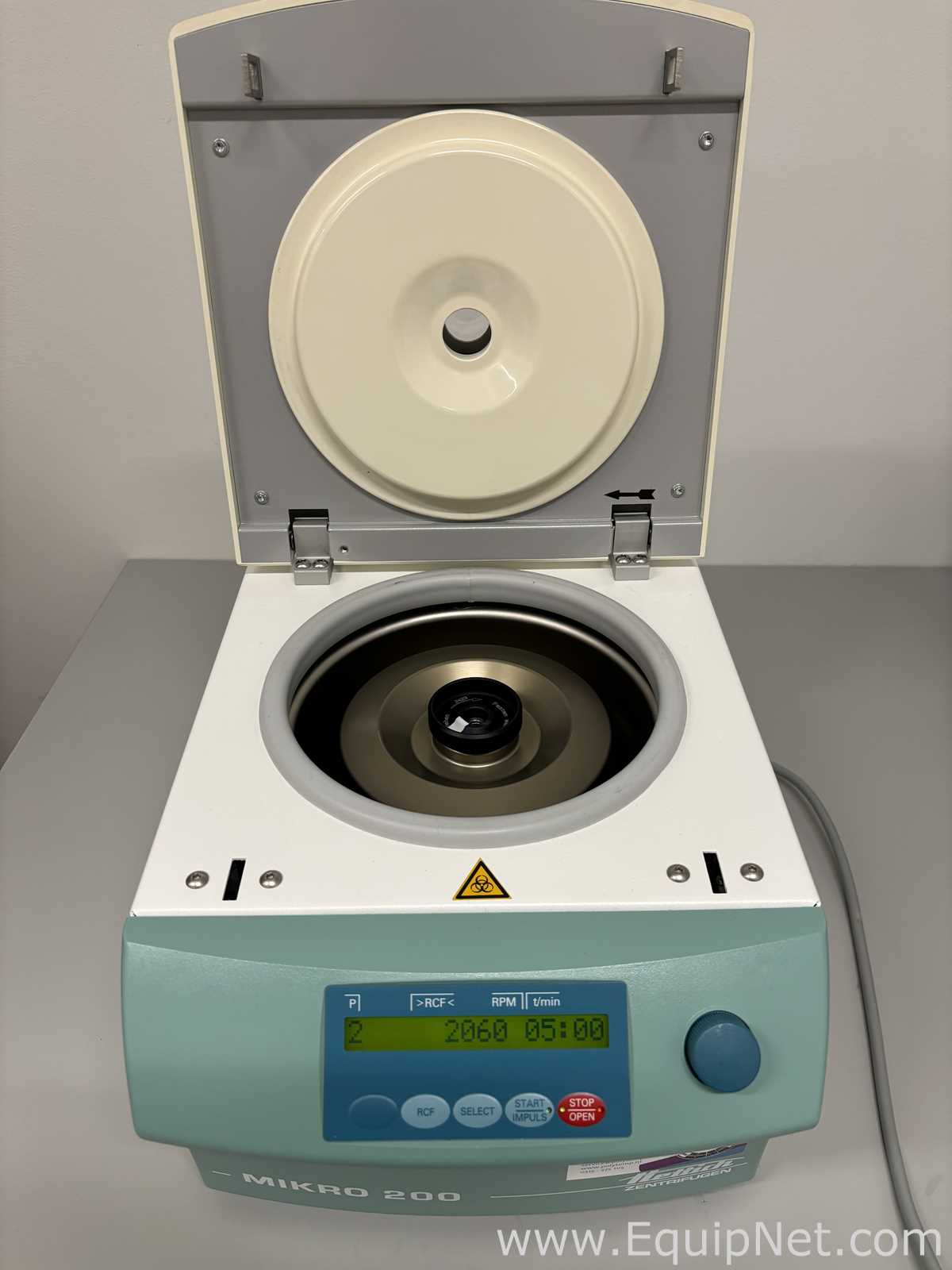 Hettich Mikro 200 Centrifuge