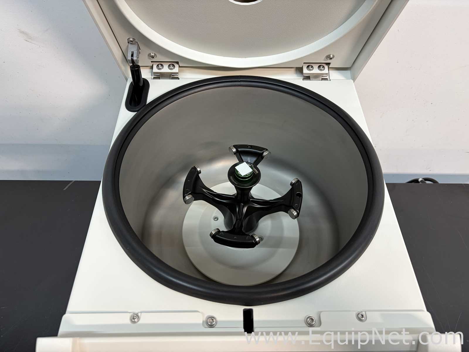 Centrífuga para laboratorio Thermo Fisher Scientific AccuSpin 24C