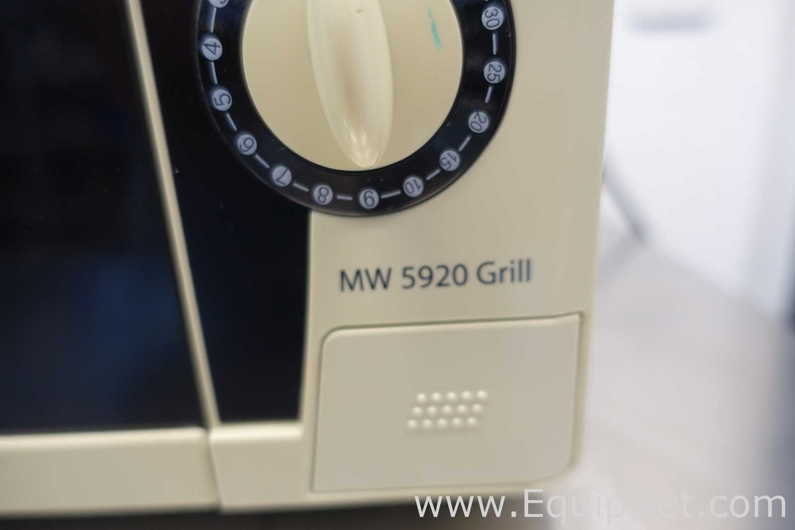 Horno Convencional Fust Primotecq MW 5920