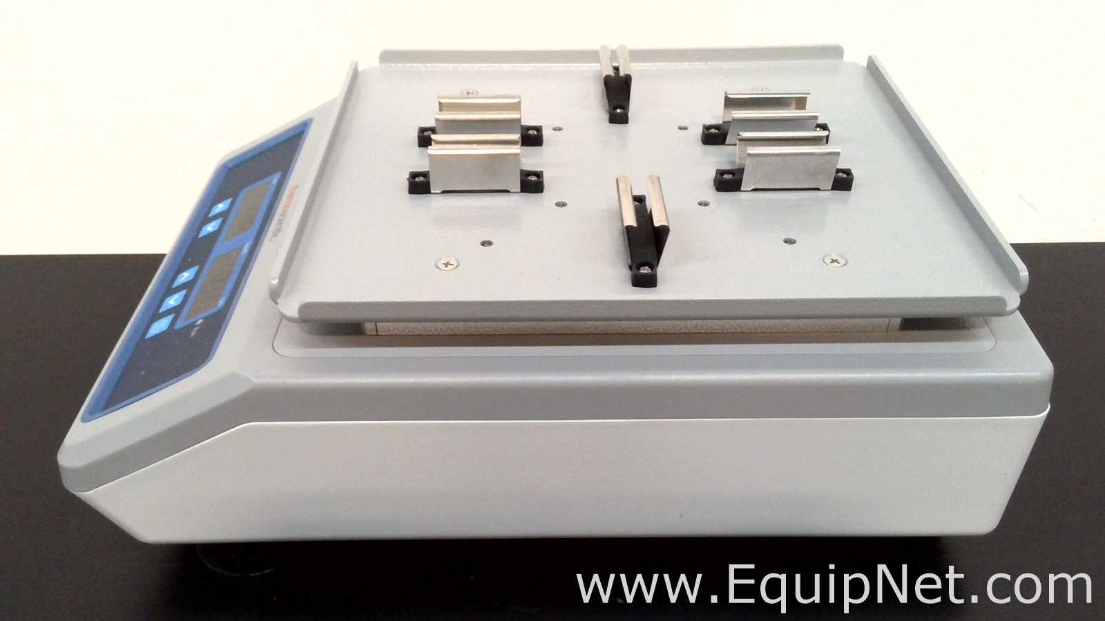 Thermo Scientific 88882005 Digital Microplate Shaker