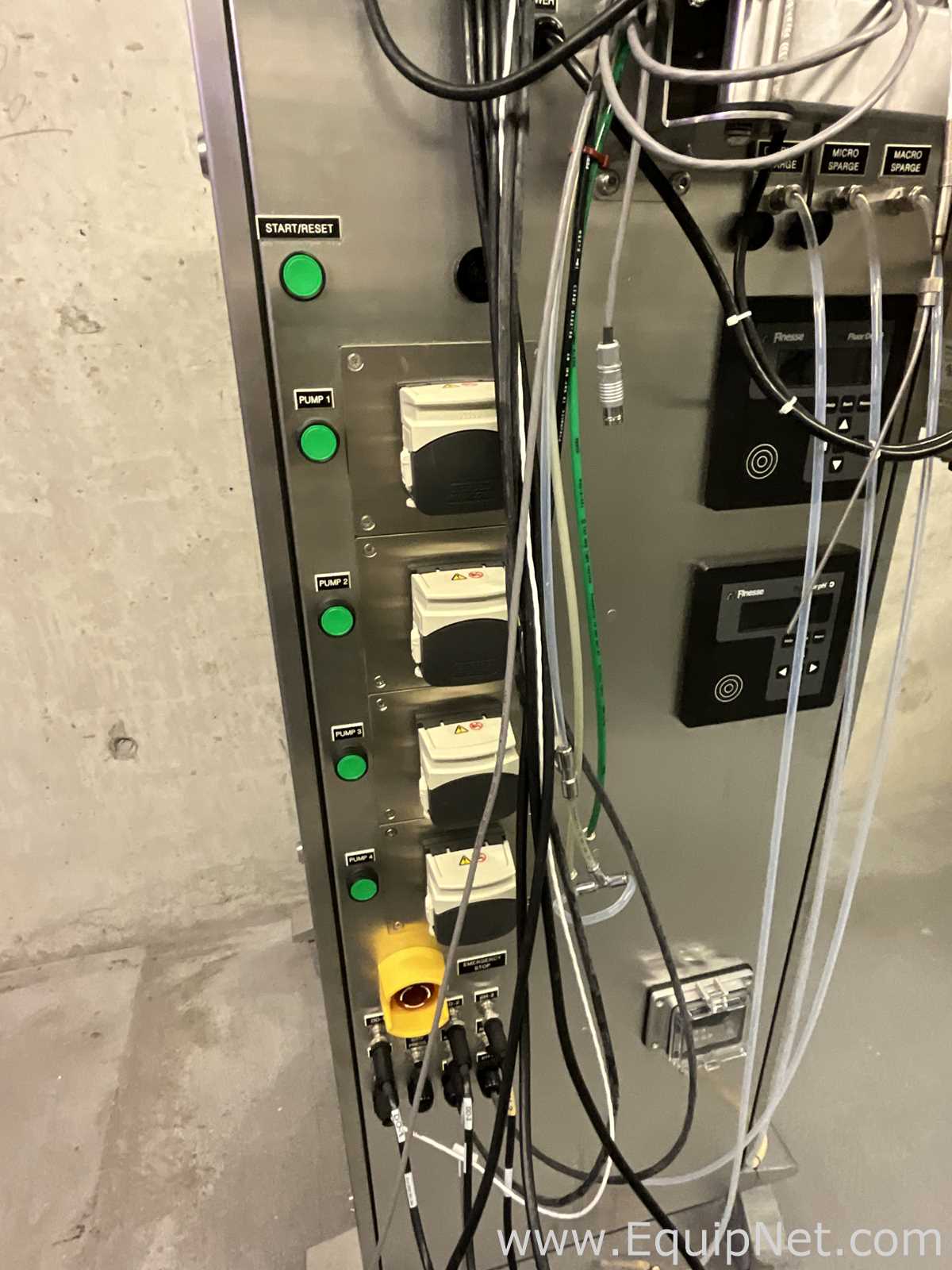Finesse Solutions, Inc. TruViu Bioreactor with Hope Industrial Systems HIS-UM19-STAF LCD Monitor