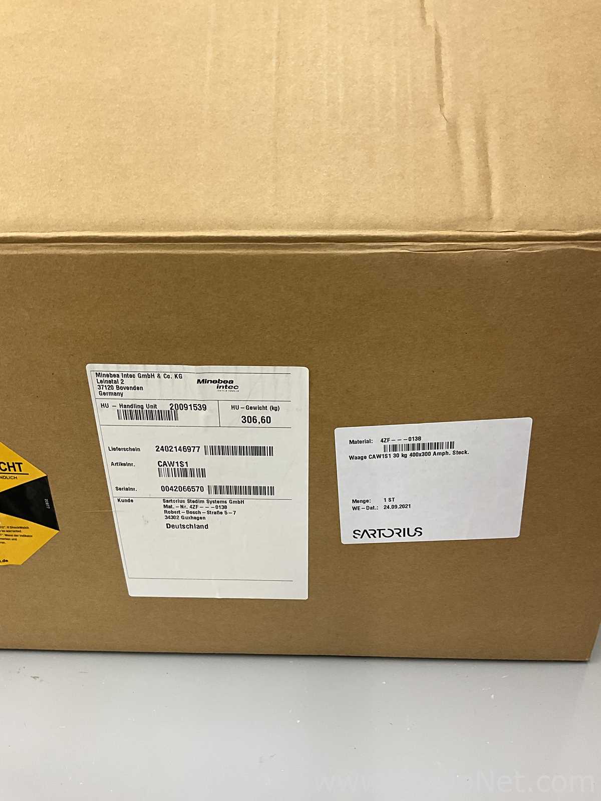 Unused Minebea Intec CAW1S1-30ED-I Benchtop Balance