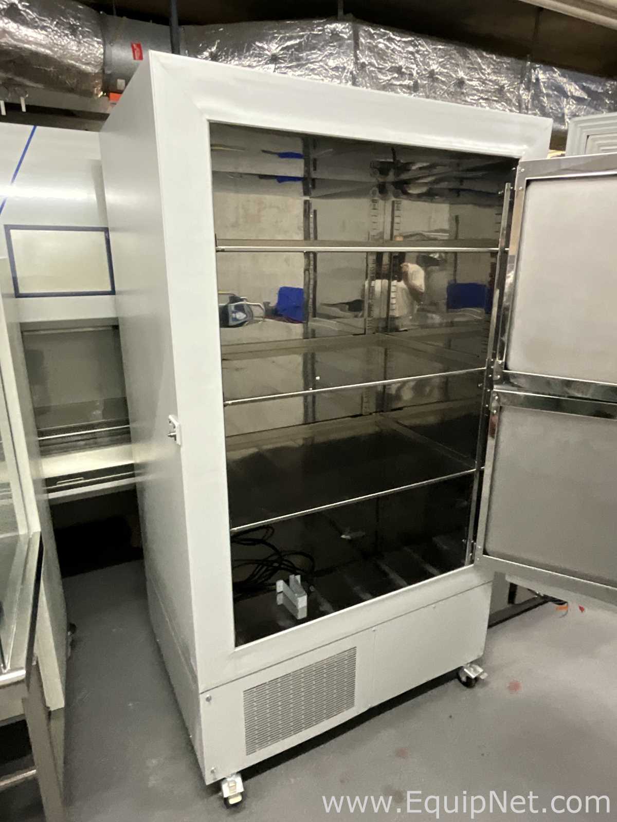 Freezer Binder UFV700
