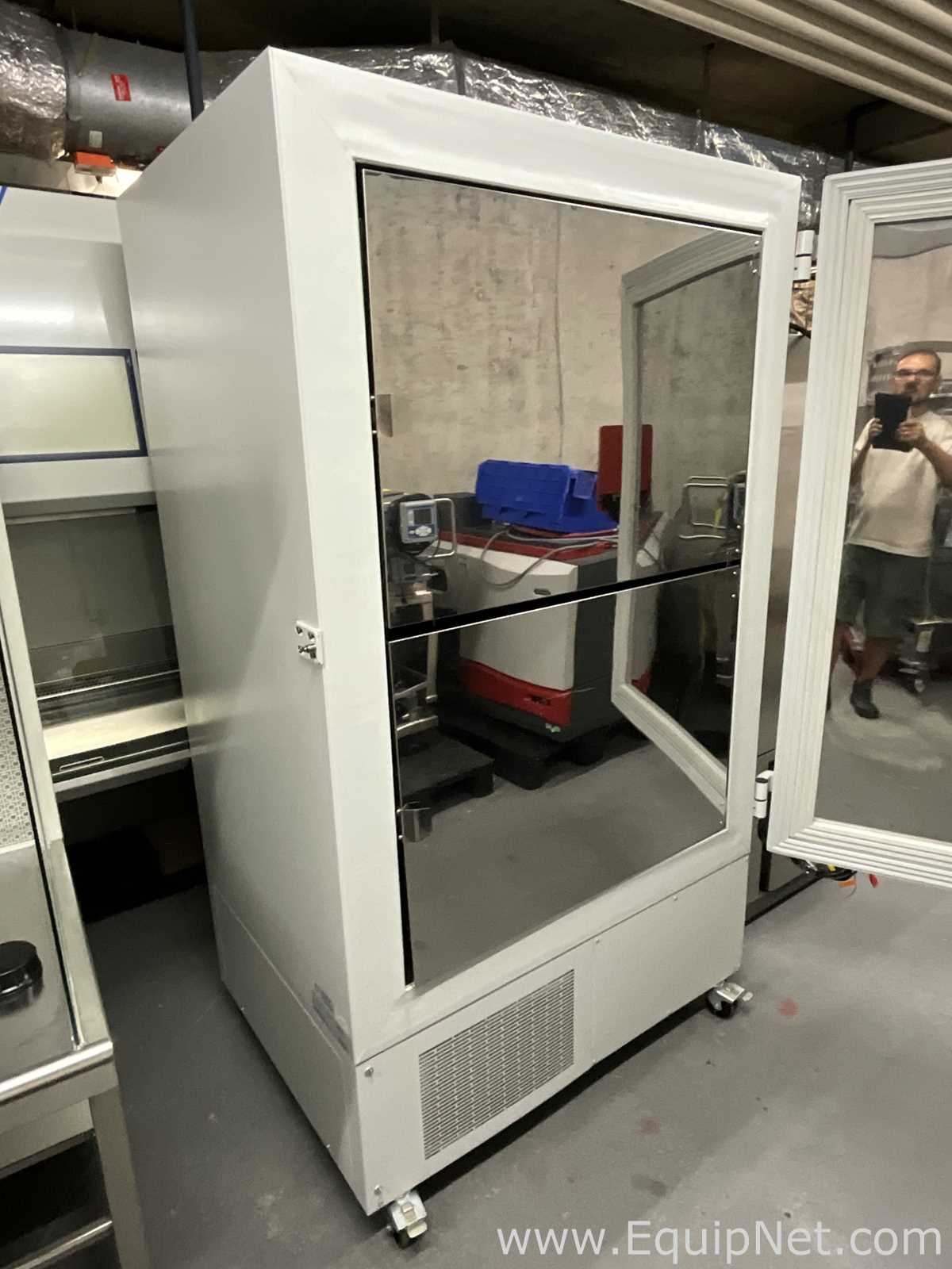 Freezer Binder UFV700
