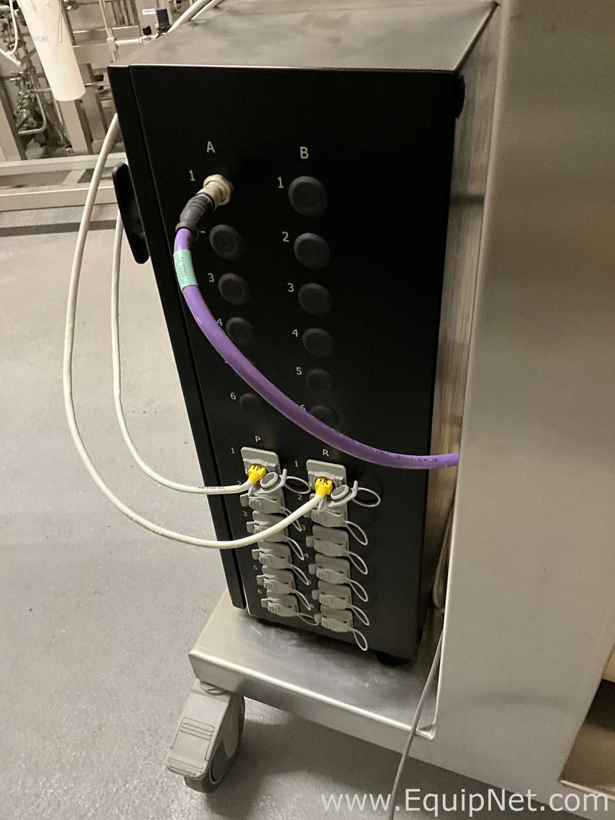Finesse Solutions, Inc. TruViu Bioreactor with Hope Industrial Systems HIS-UM19-STAF LCD Monitor