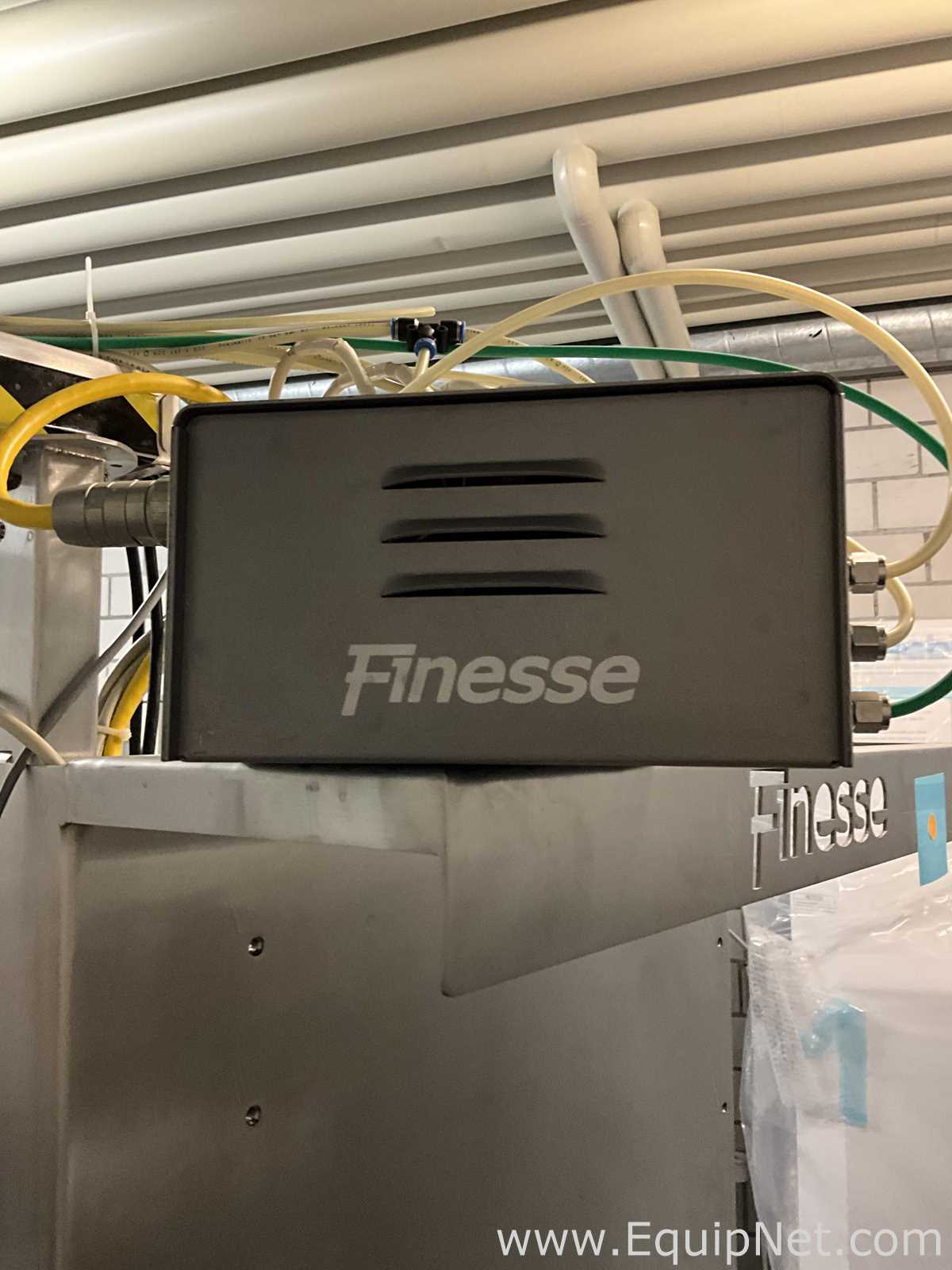 Finesse Solutions, Inc. TruViu Bioreactor with Hope Industrial Systems HIS-UM19-STAF LCD Monitor