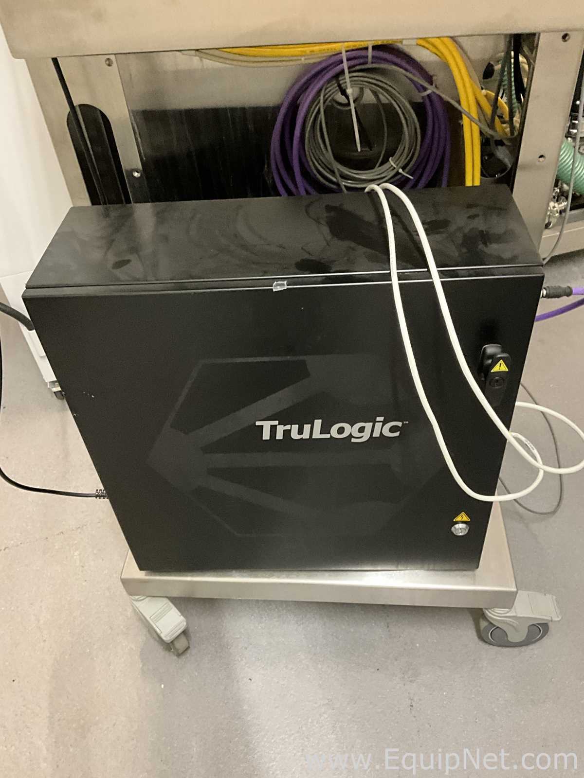 Finesse Solutions, Inc. TruViu Bioreactor with Hope Industrial Systems HIS-UM19-STAF LCD Monitor
