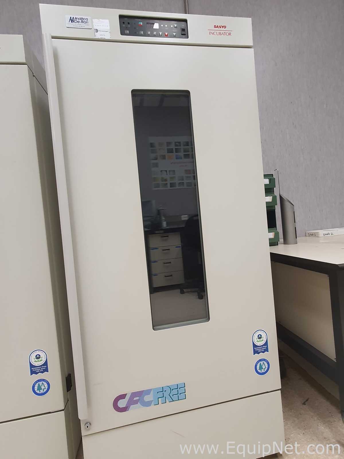 Sanyo MIR-253 Incubator