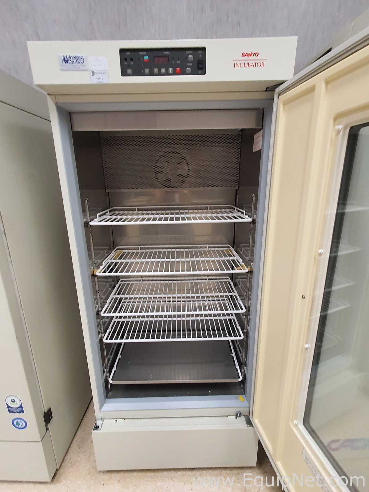 Sanyo MIR-253 Incubator