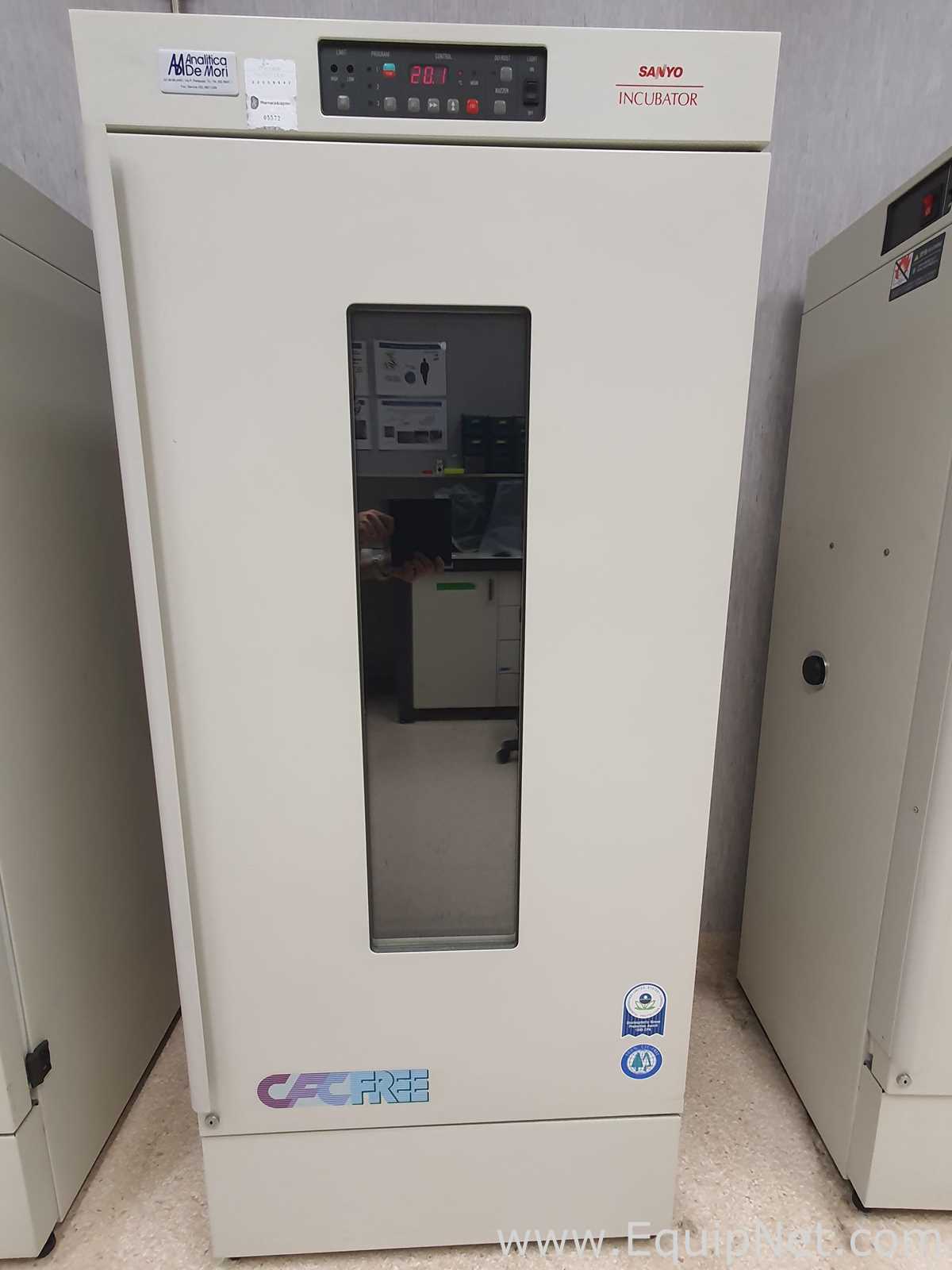 Sanyo MIR-253 Incubator