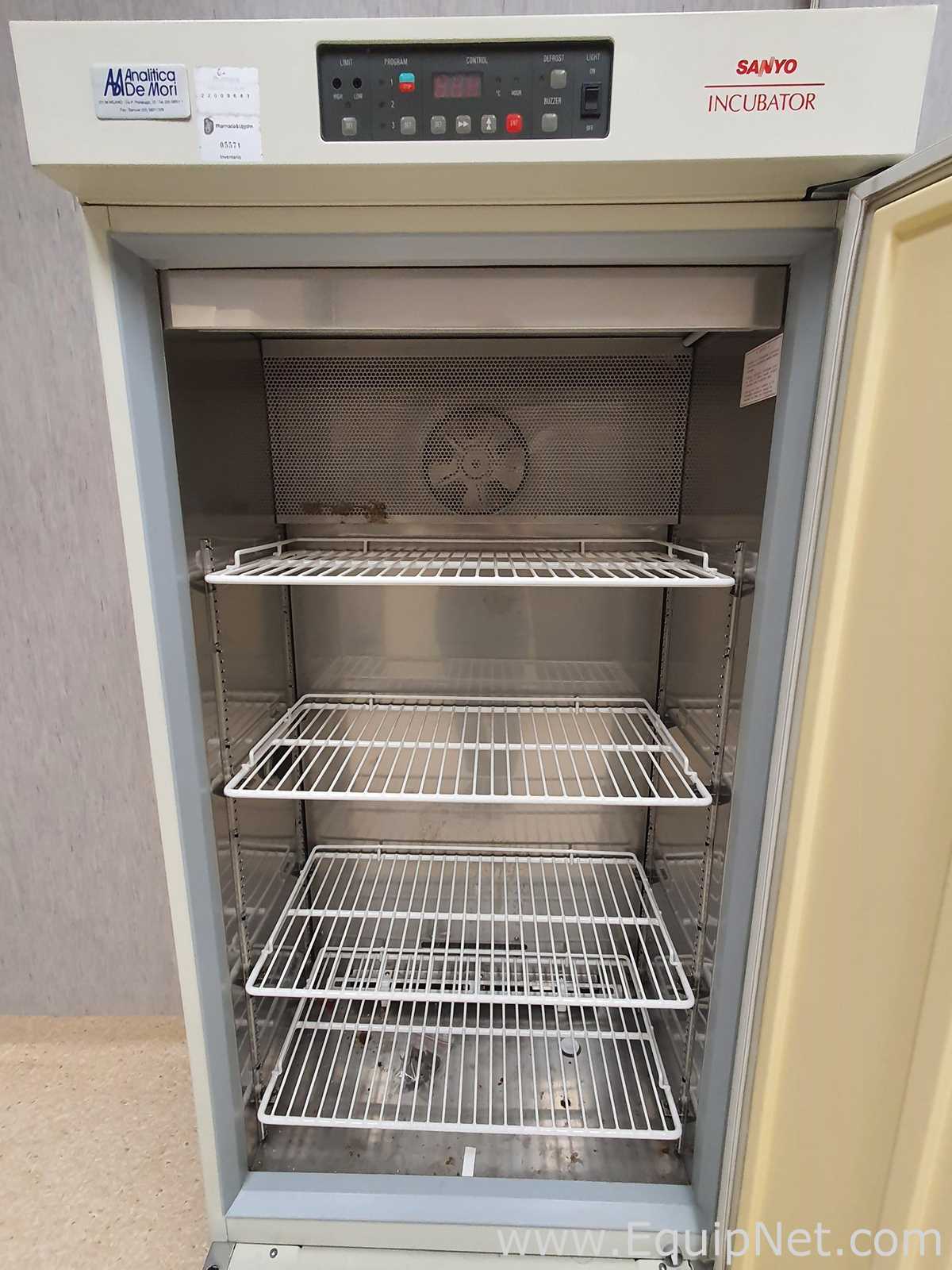 Sanyo MIR-253 Incubator