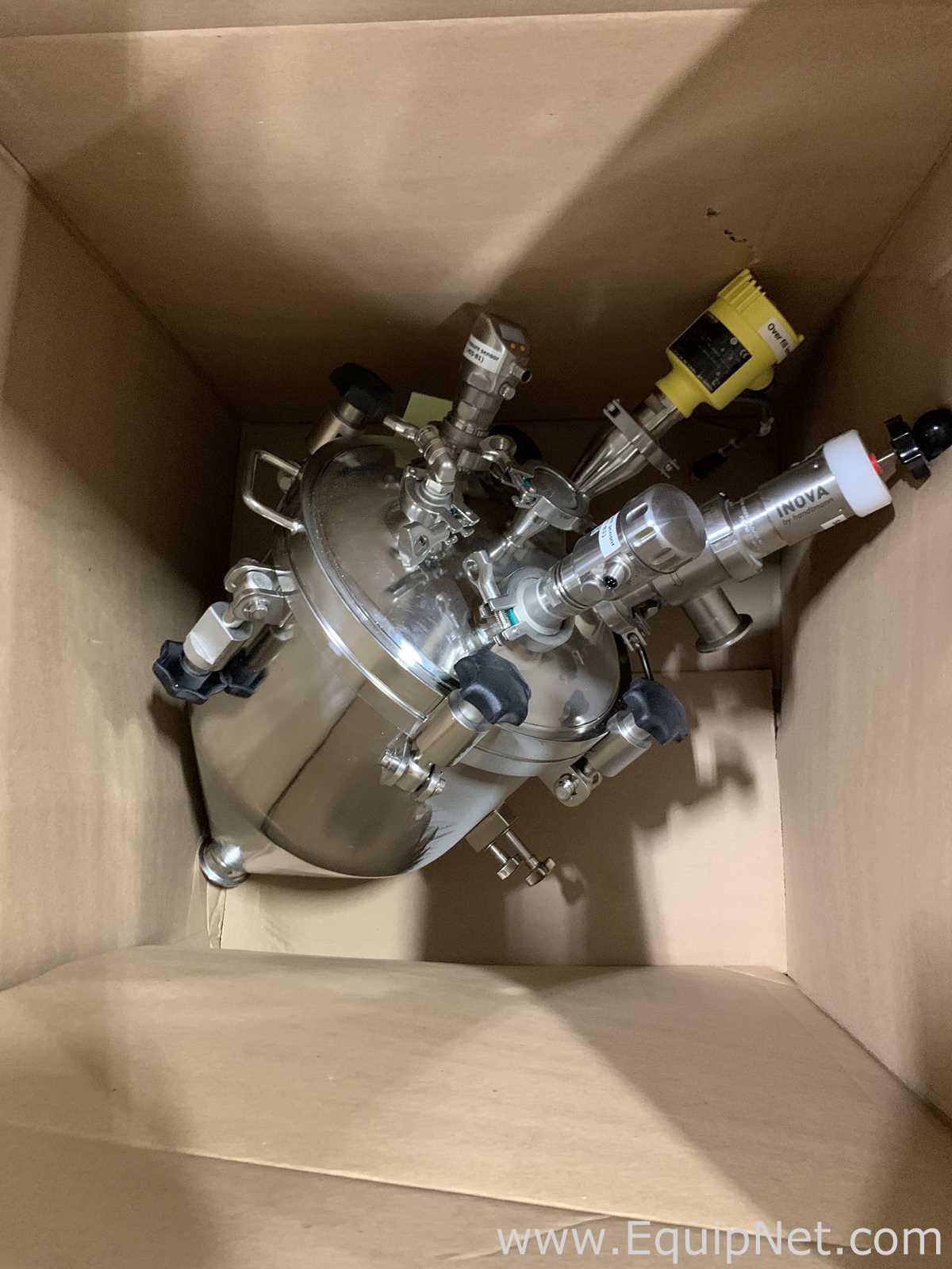 Linha de Envase de Bisnagas IWK Verpackungstechnik GmbH 2843439