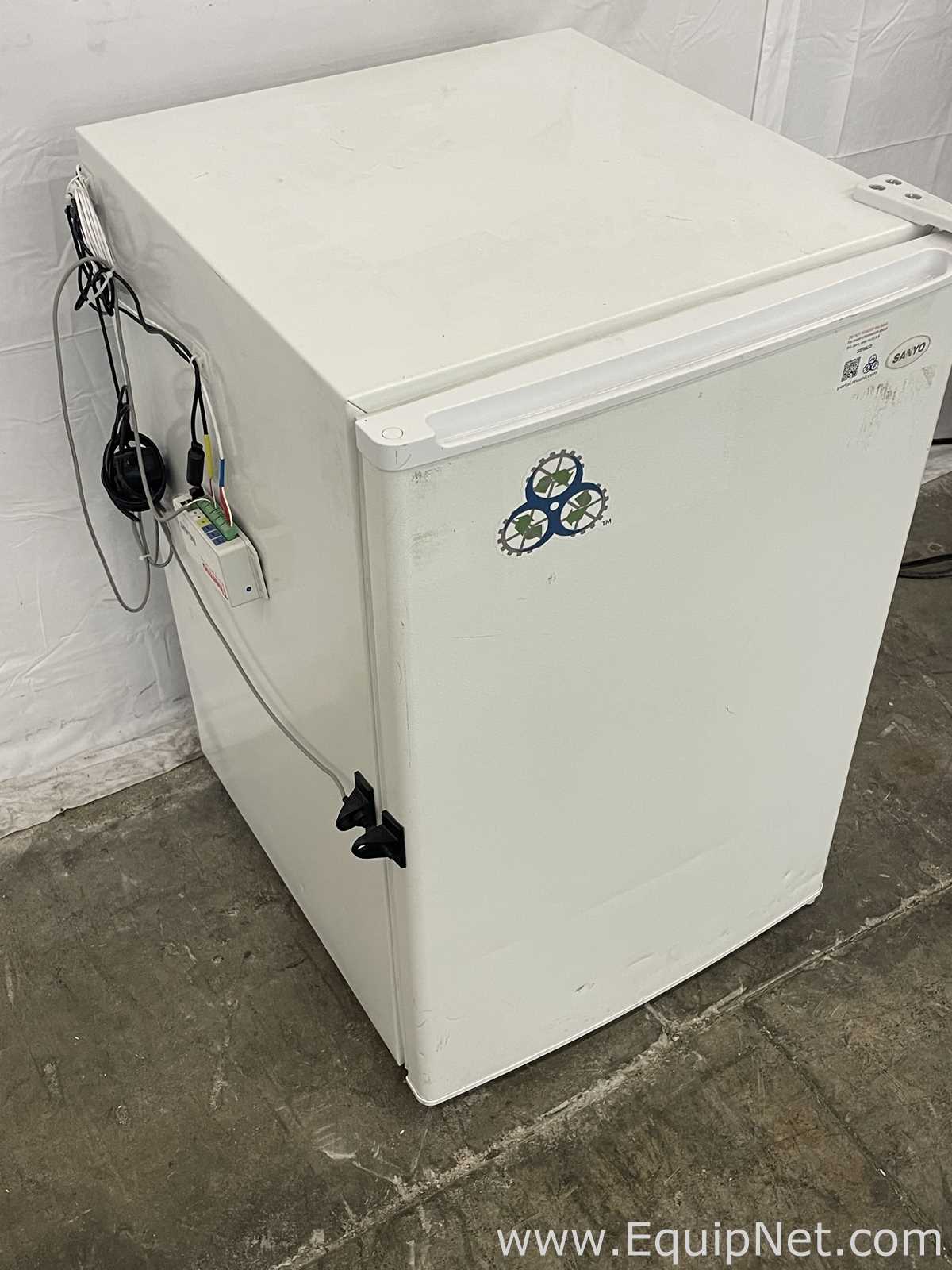 Sanyo HF-5017 Refrigerator