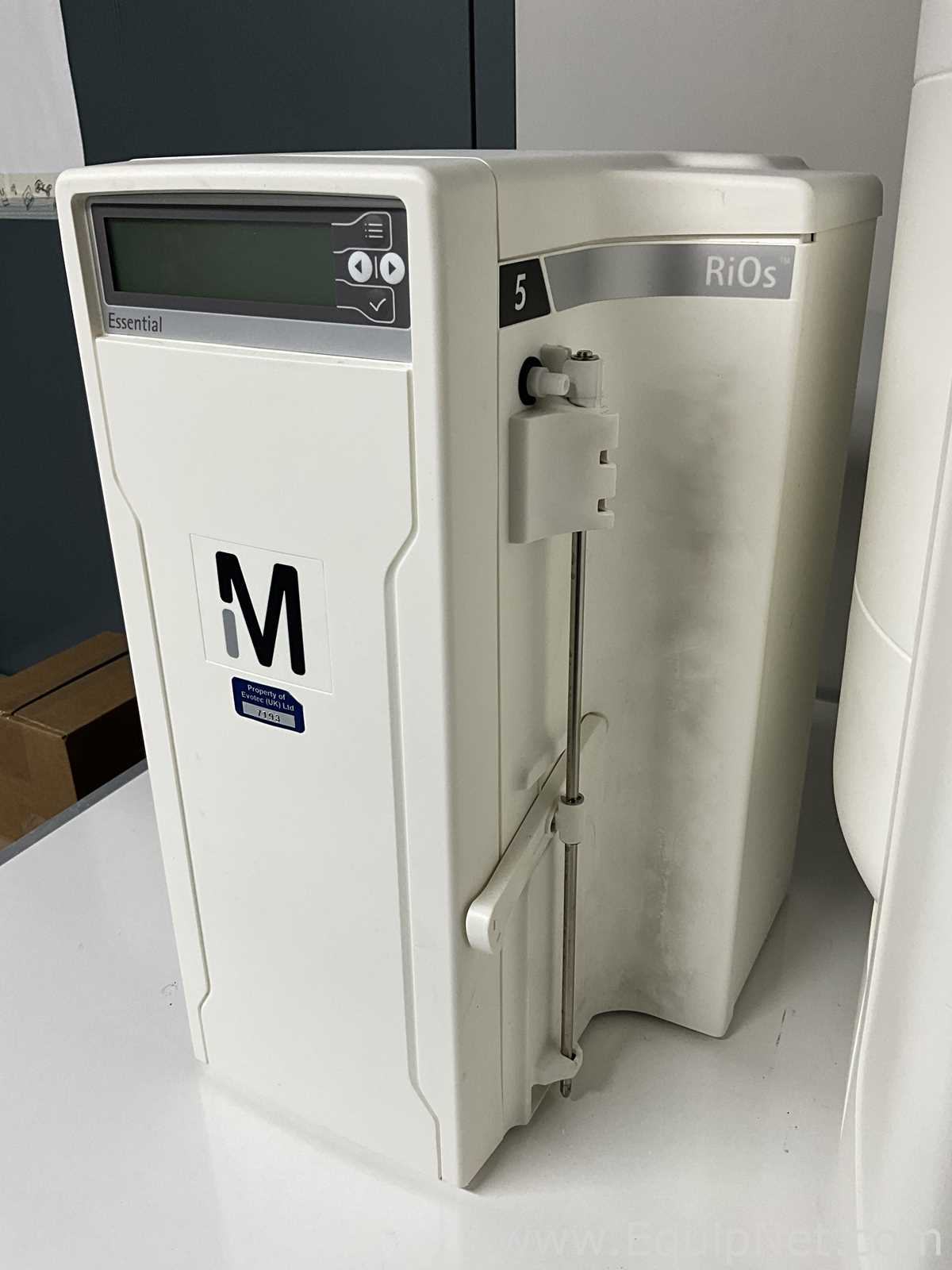 Sistema de Purificação e Destilação de Água Millipore RiOs Essential 5.  50 Litros