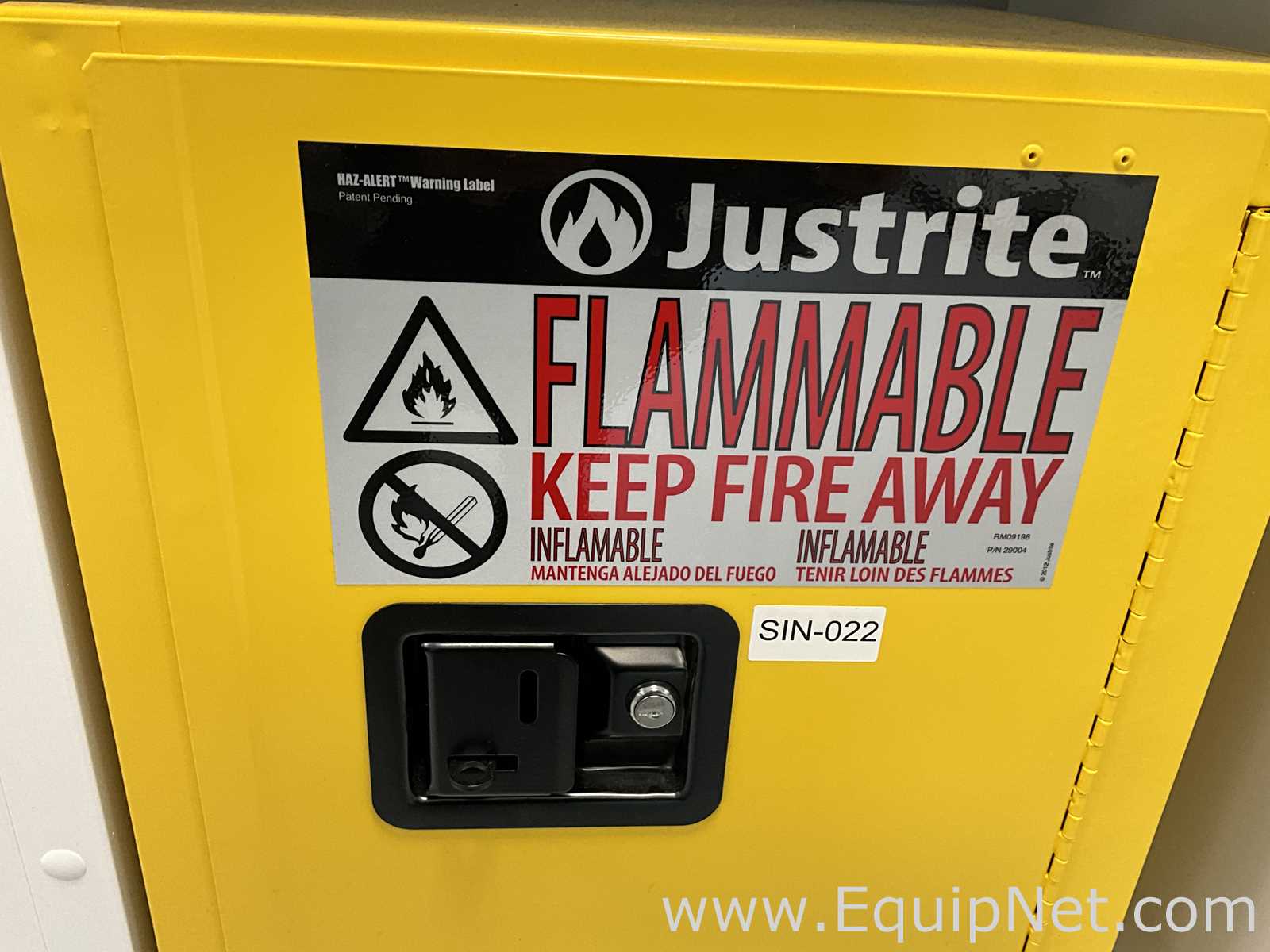 Gabinete de Almacenamiento de Inflamables JustRite Requisitos de aire 15 L.  15 Litros