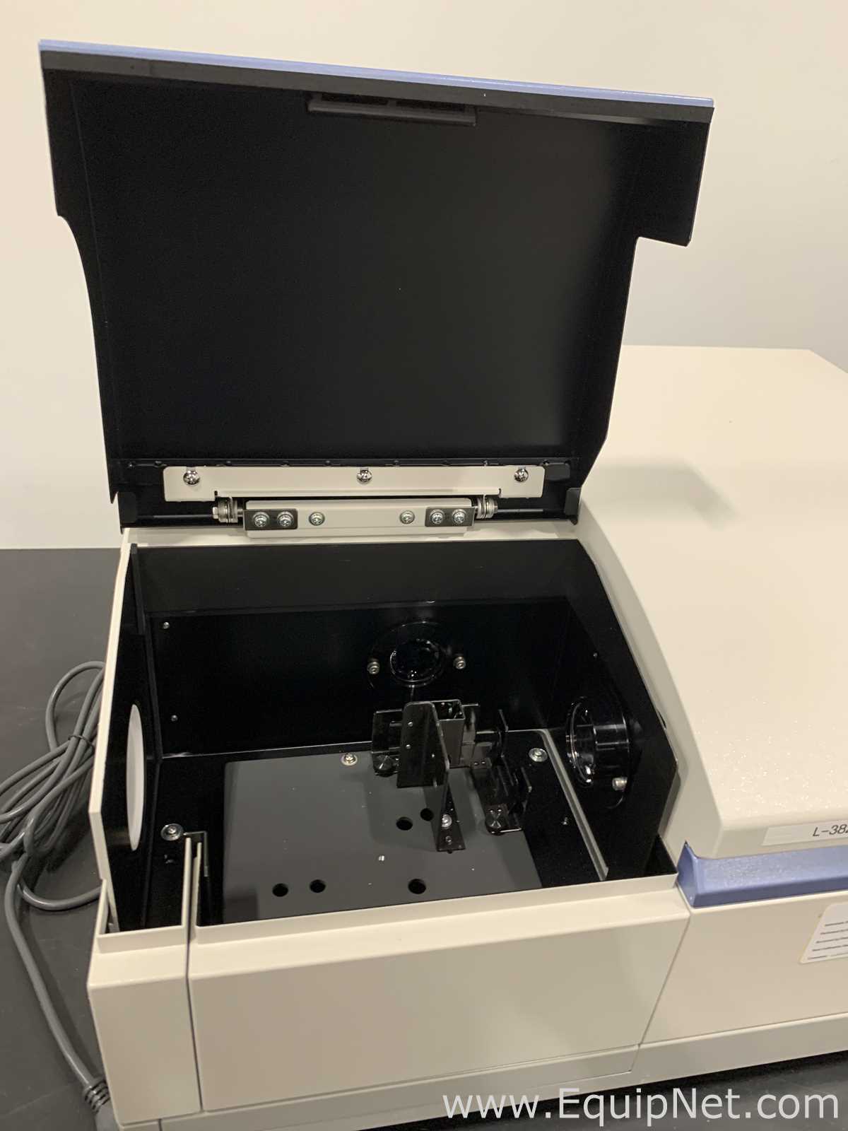 Hitachi F-7000 Spectrophotometer