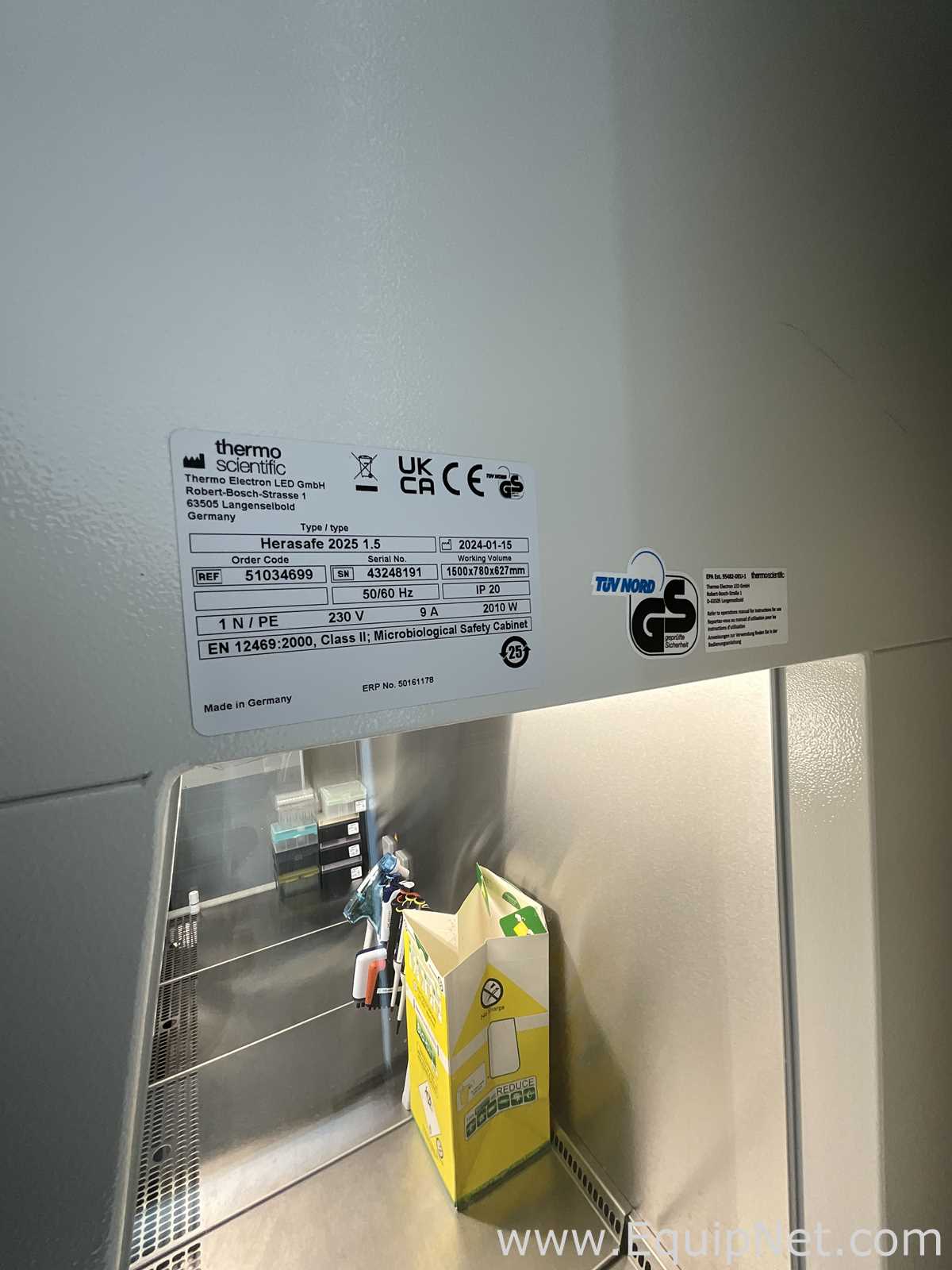 Thermo Scientific Herasafe 2025 1.5 Class II Biological Safety Cabinet