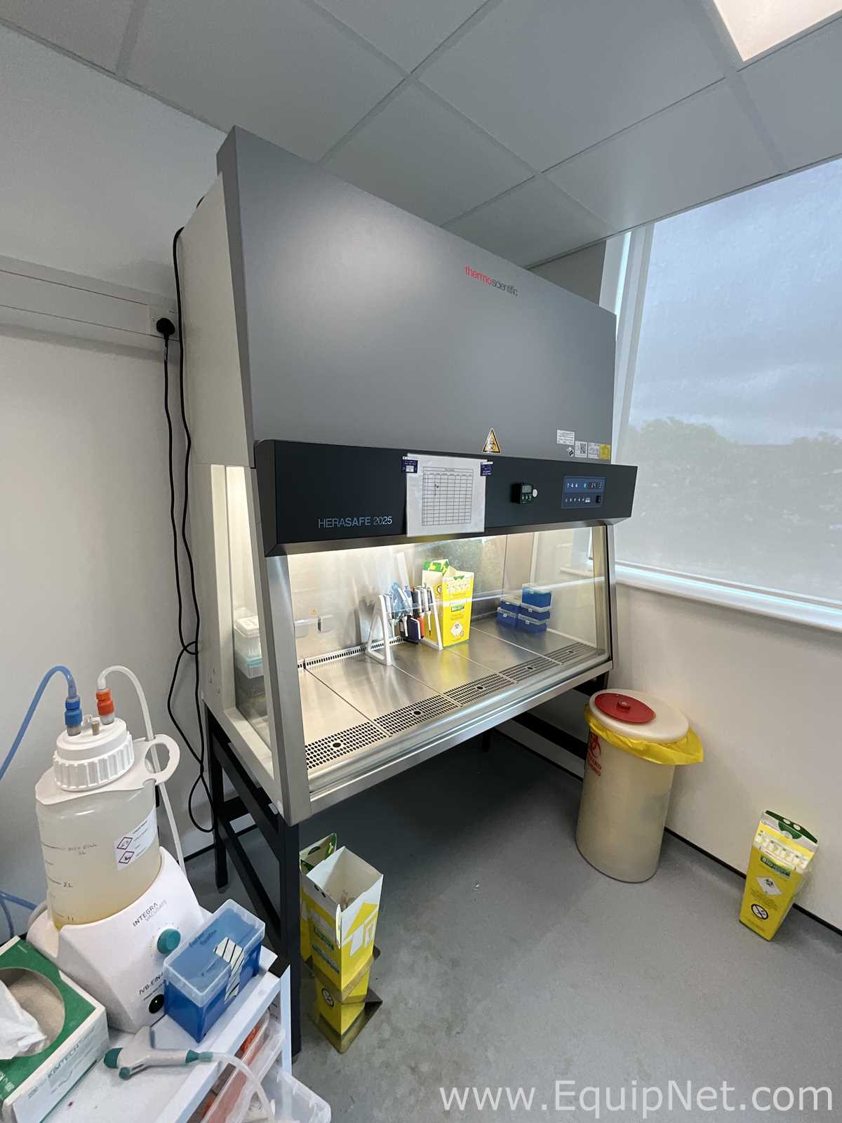Thermo Scientific Herasafe 2025 1.5 Class II Biological Safety Cabinet