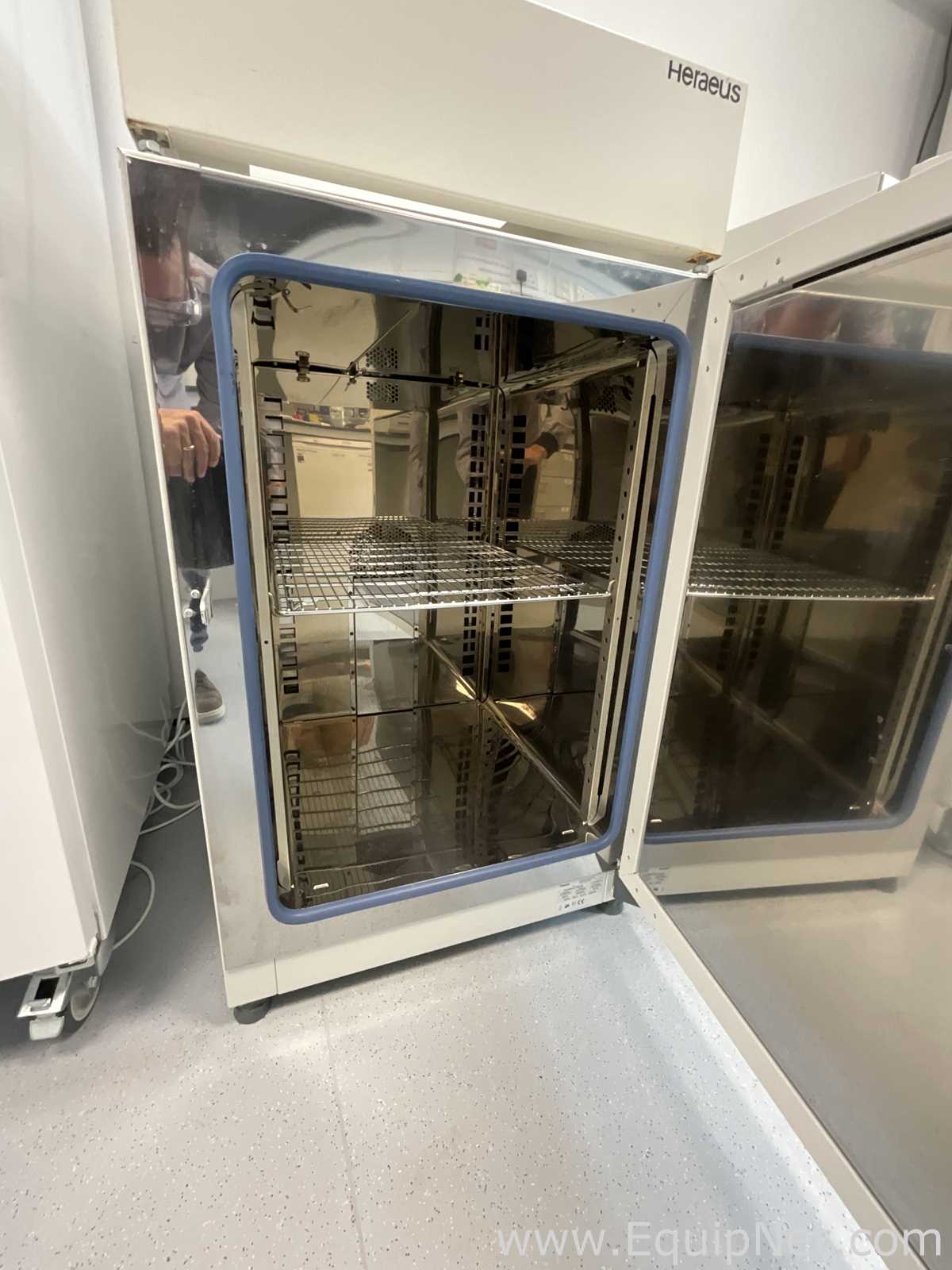 Estufa para Laboratórios Thermo Scientific Heratherm OMS180