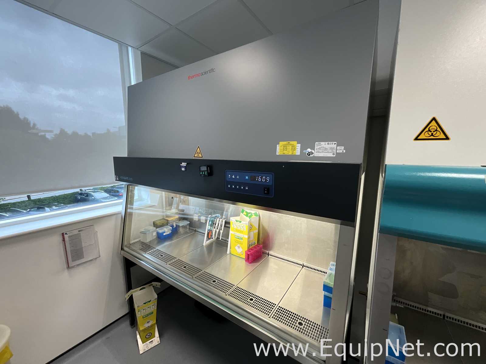 Thermo Scientific Herasafe 2025 1.8 Class II Biological Safety Cabinet