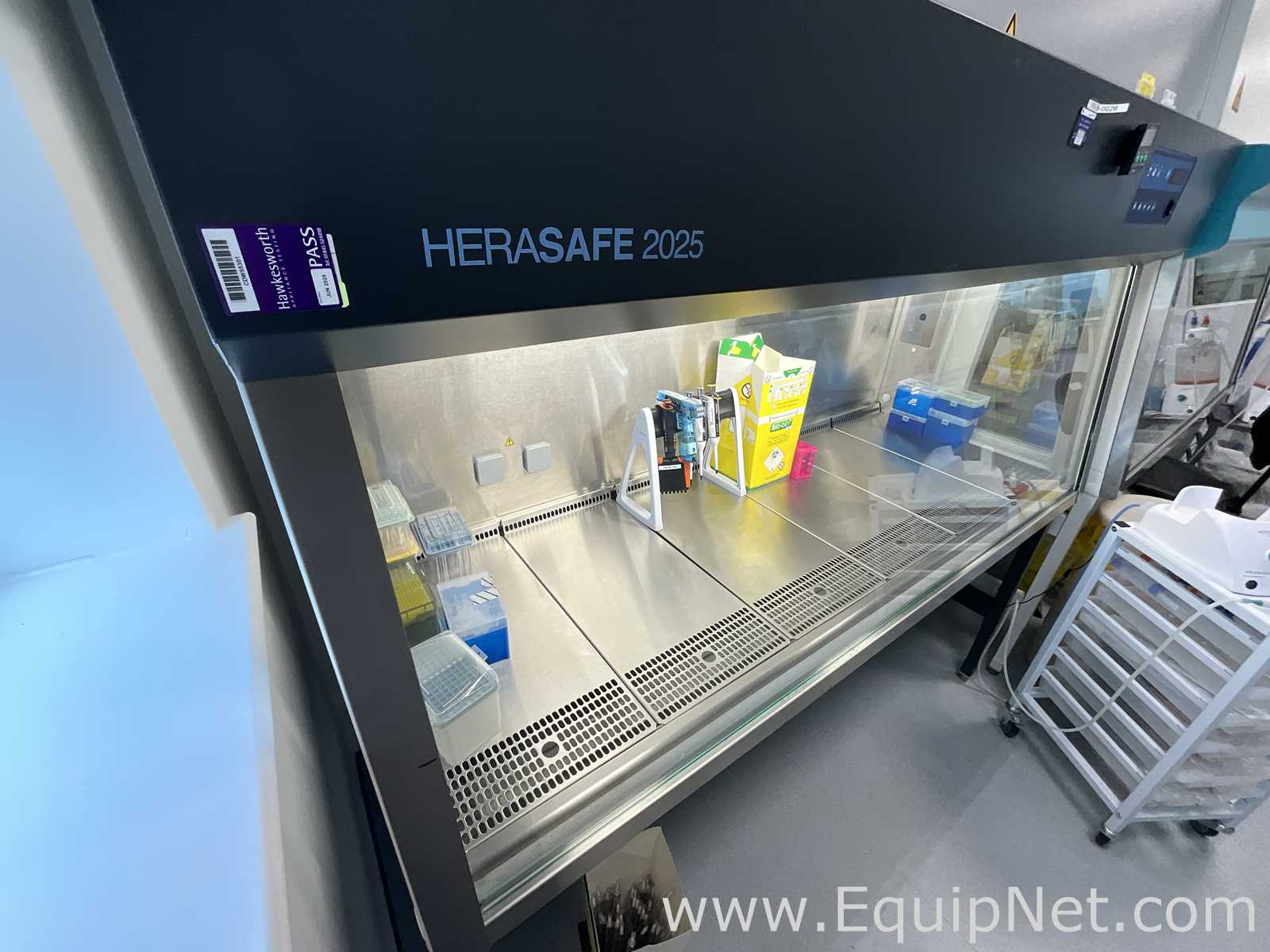 Thermo Scientific Herasafe 2025 1.8 Class II Biological Safety Cabinet