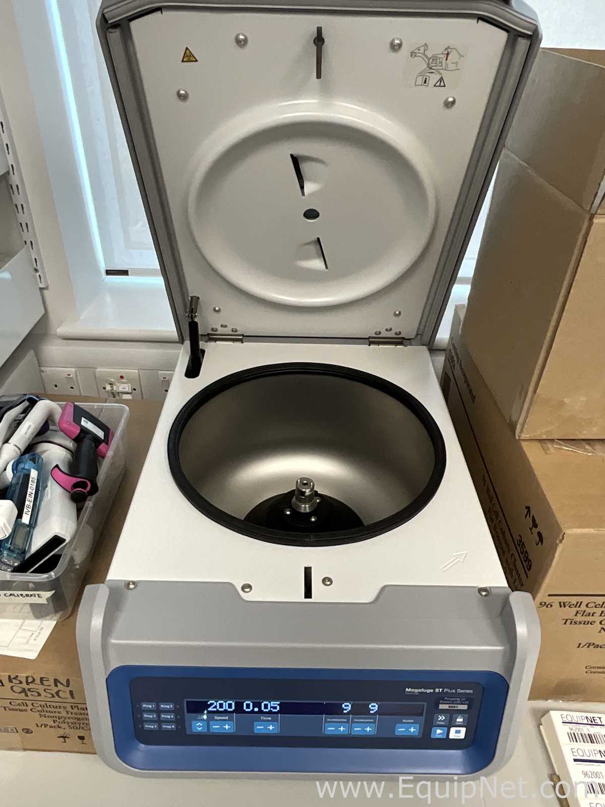 Thermo Fisher Scientific Megafuge ST1 Plus Laboratory Centrifuge