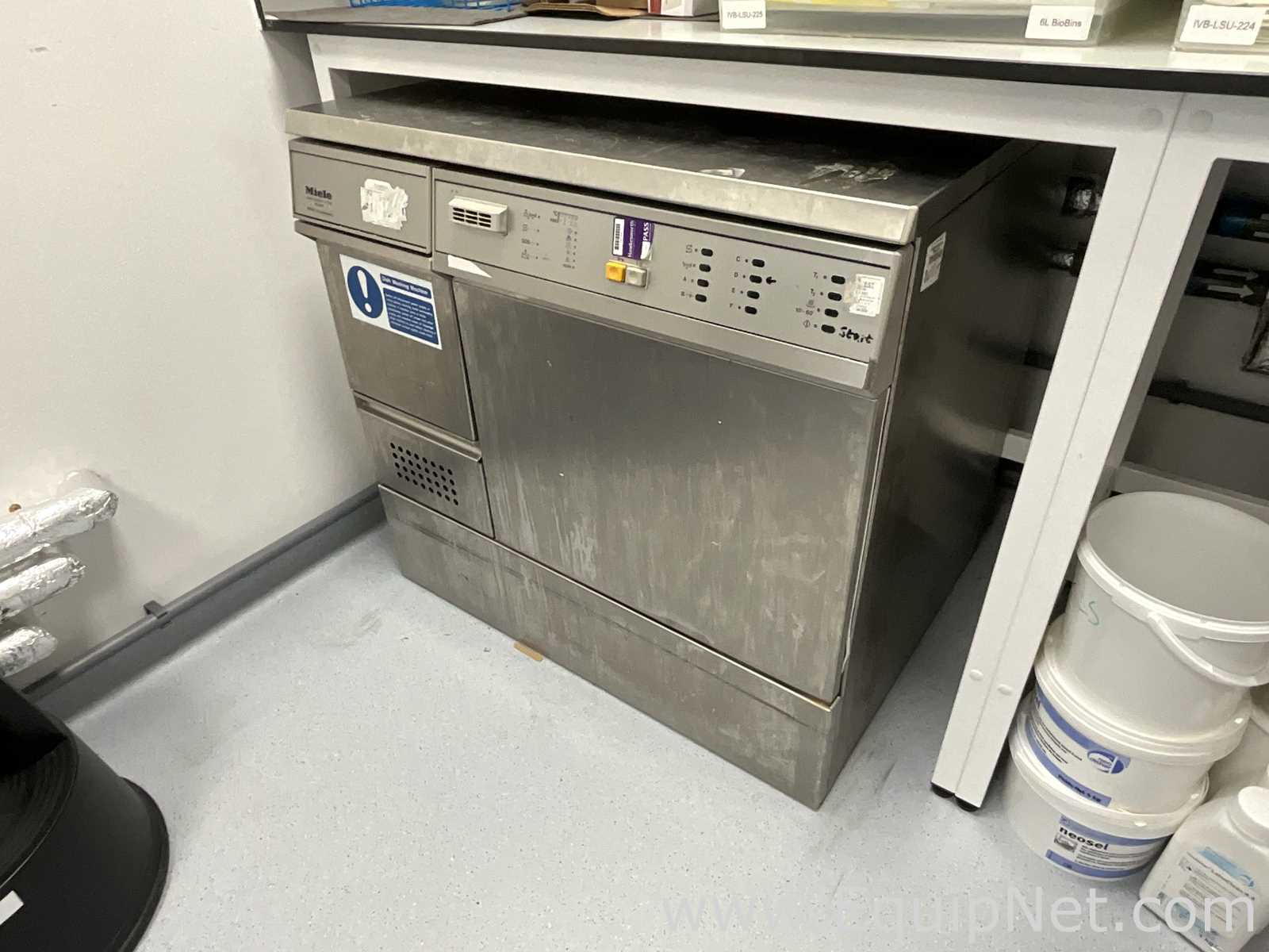Lavadora para Laboratórios/Peça Miele G7783CD