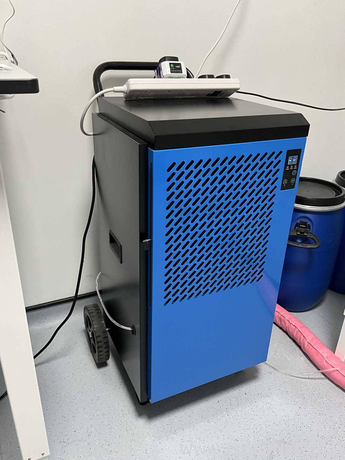 Broughtoneap MDe70/220-240V Portable Dehumidifier