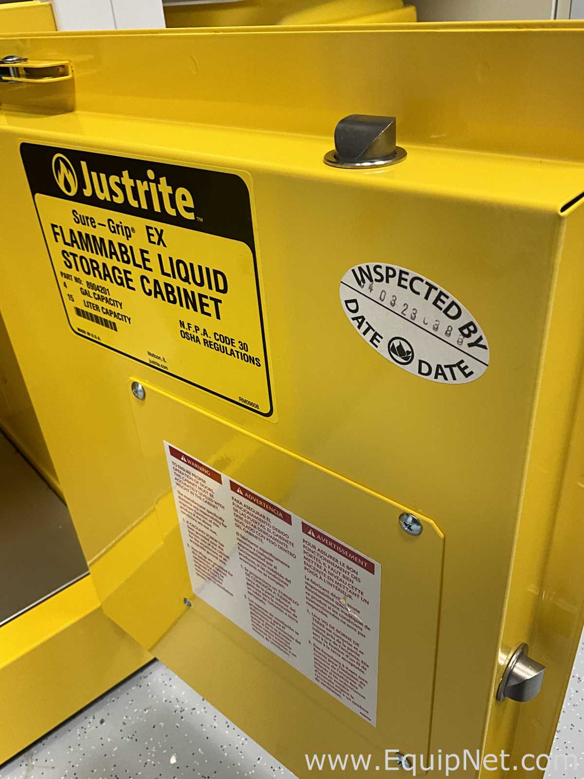Lote de 2 Gabinetes de Almacenamiento de Inflamables JustRite Requisitos de aire 15 L.  15 Litros