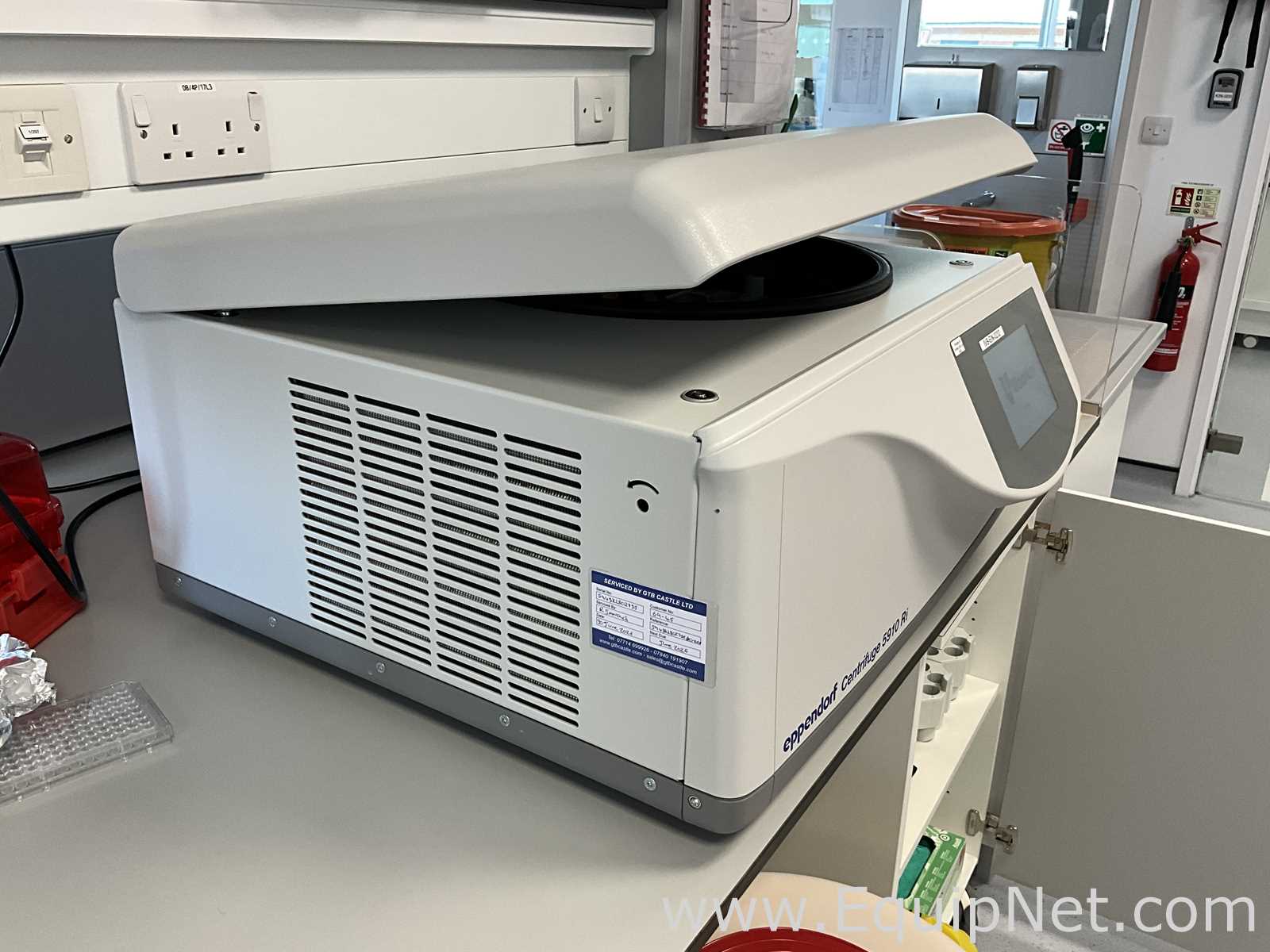 Eppendorf 5910Ri Refrigerated Laboratory Centrifuge - Needs Repair to Lid