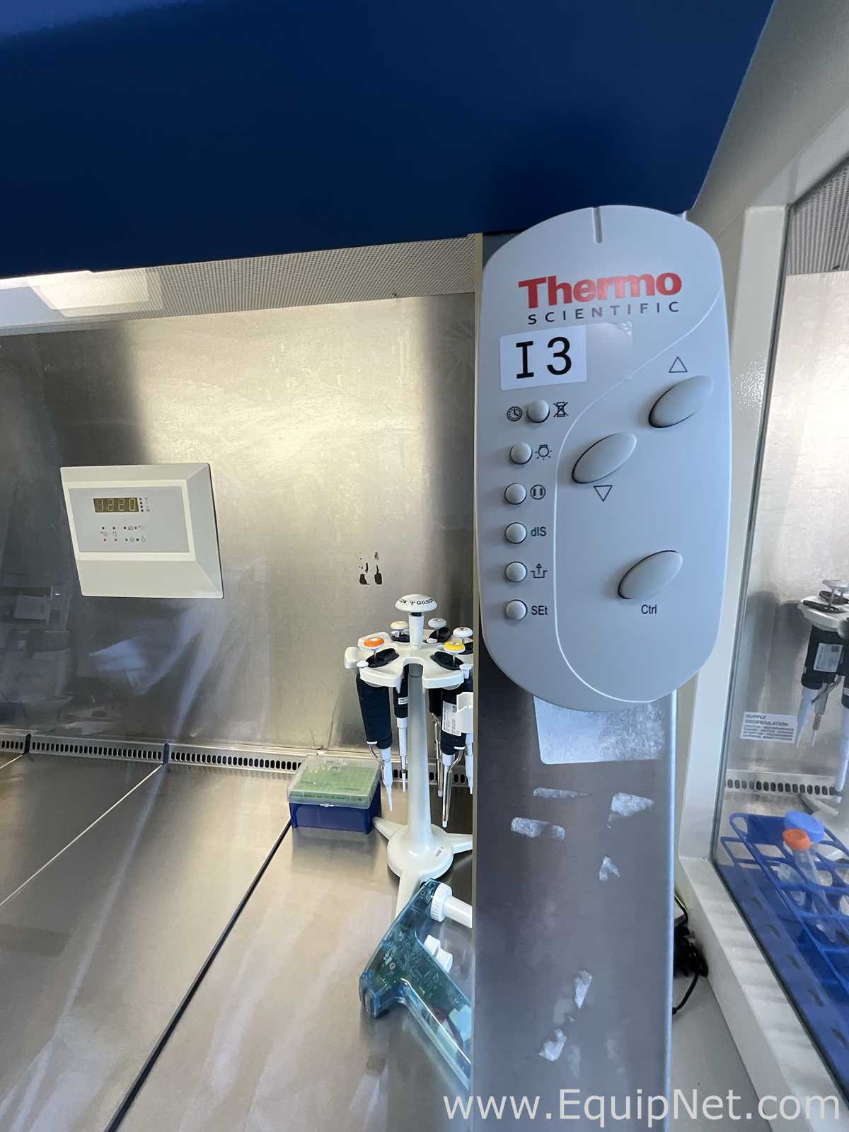 Thermo Scientific Herasafe KS 12 Bench Top Class II Biological Safety Cabinet