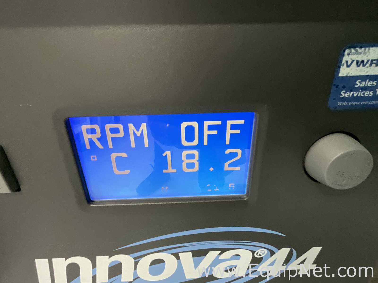 New Brunswick Innova 44 Laboratory Incubator Shaker