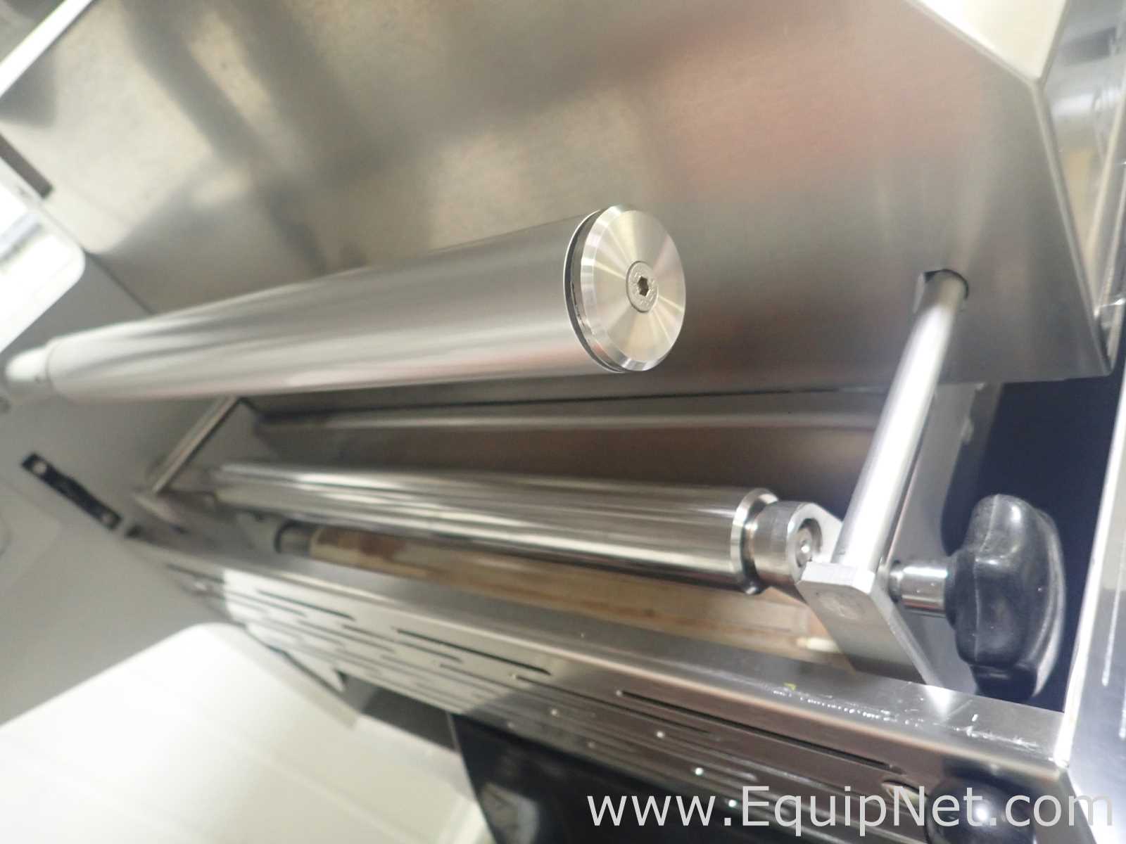 Variovac Rotarius Tray Sealer