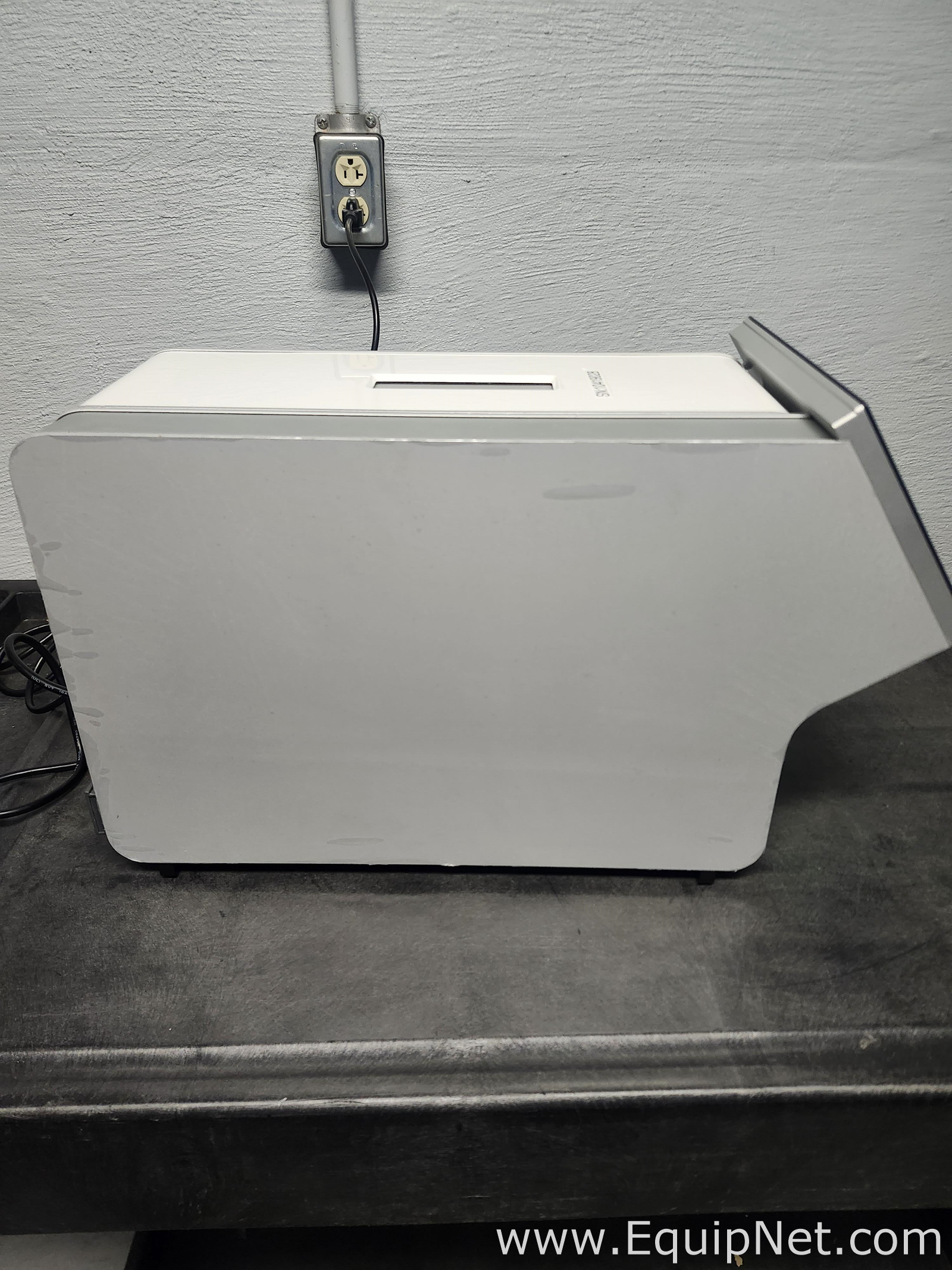 Qiagen QIAstat-Dx Analyzer 2.0 Molecular Analyzer