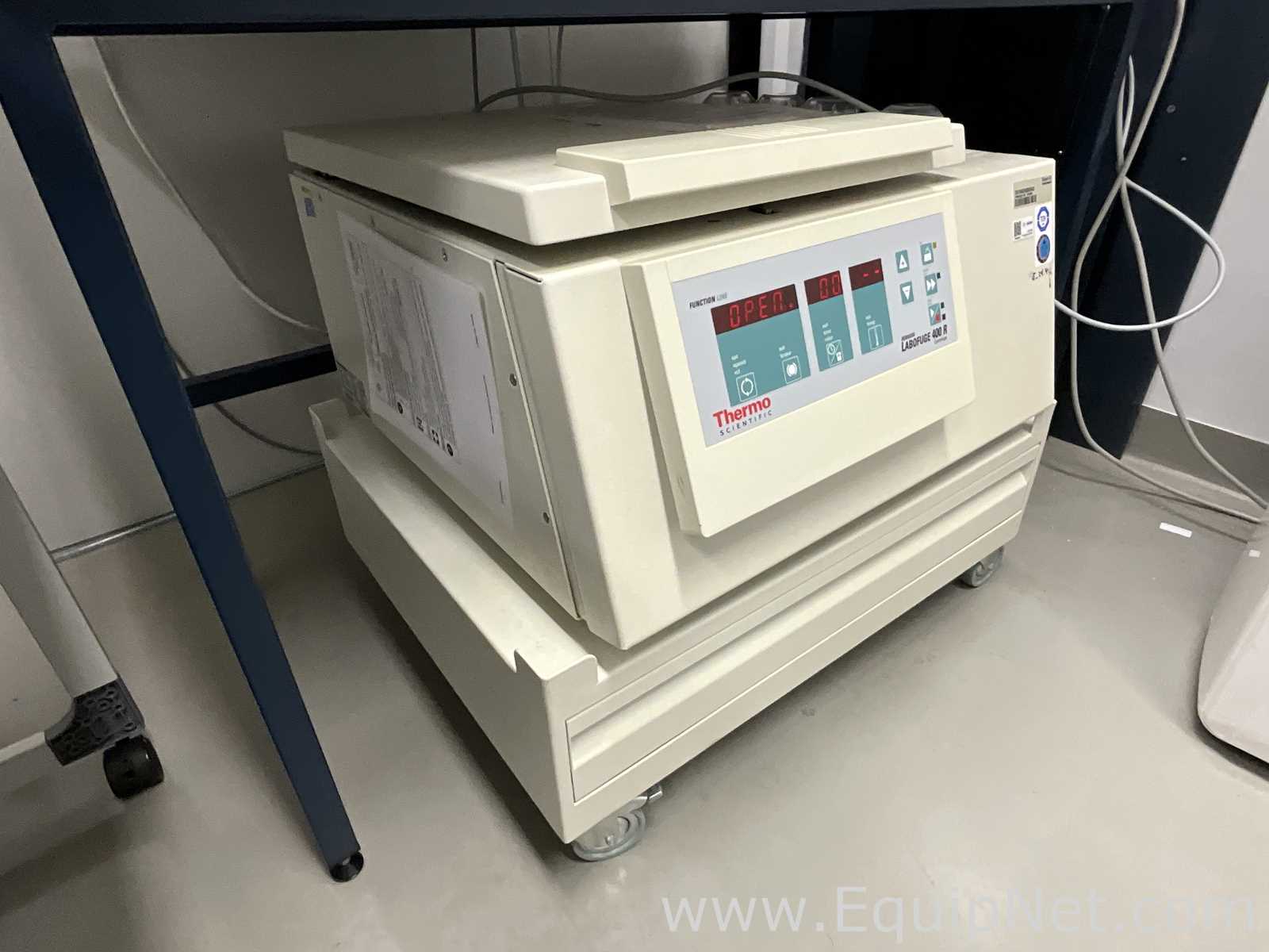 Thermo Scientific Heraeus Labofuge 400 R Laboratory Centrifuge