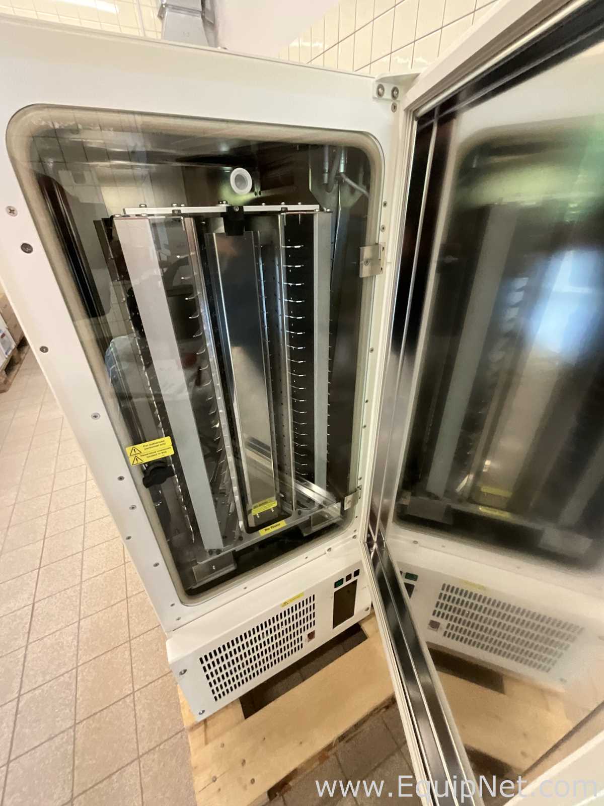 LiCONic Instruments STX40 HRSA Automated Microplate Incubator