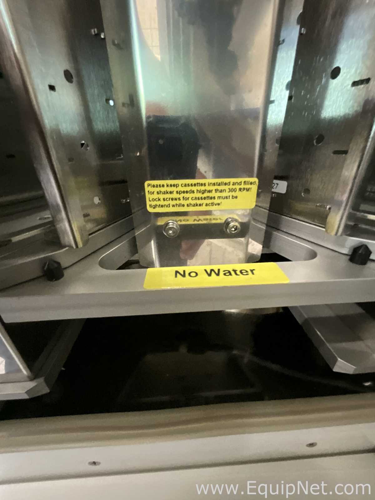 LiCONic Instruments STX40 HRSA Automated Microplate Incubator