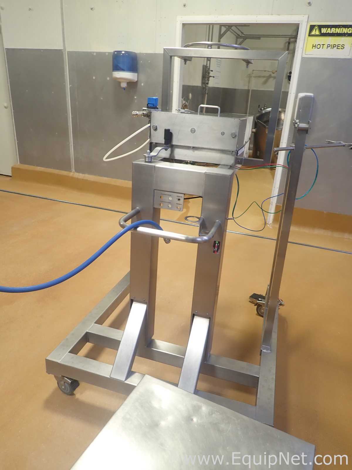 Hunter Filling Systems Series 300 Volumetric Filler