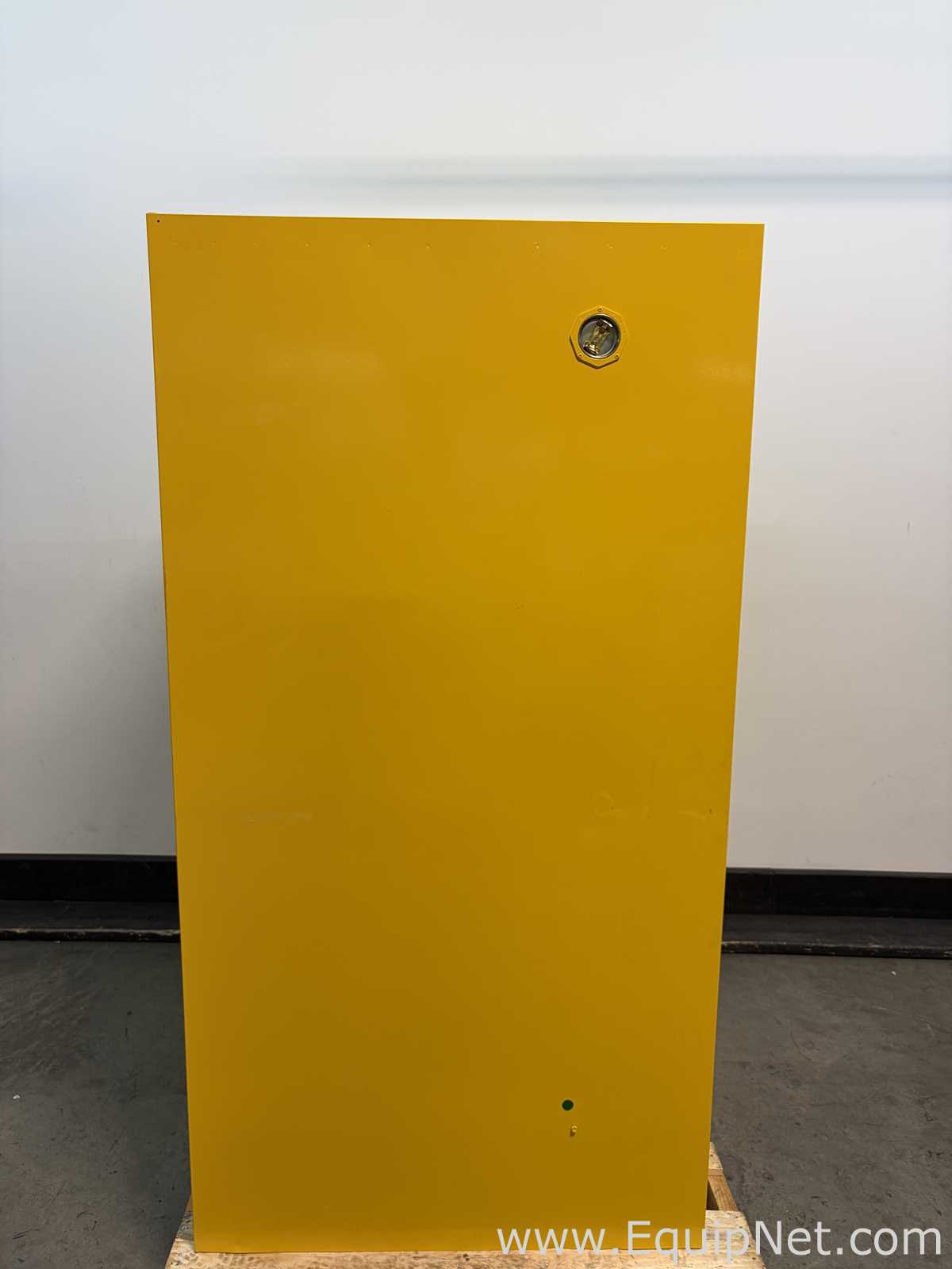 VWR 89522-634 90 Gal. Flammable Storage Cabinet