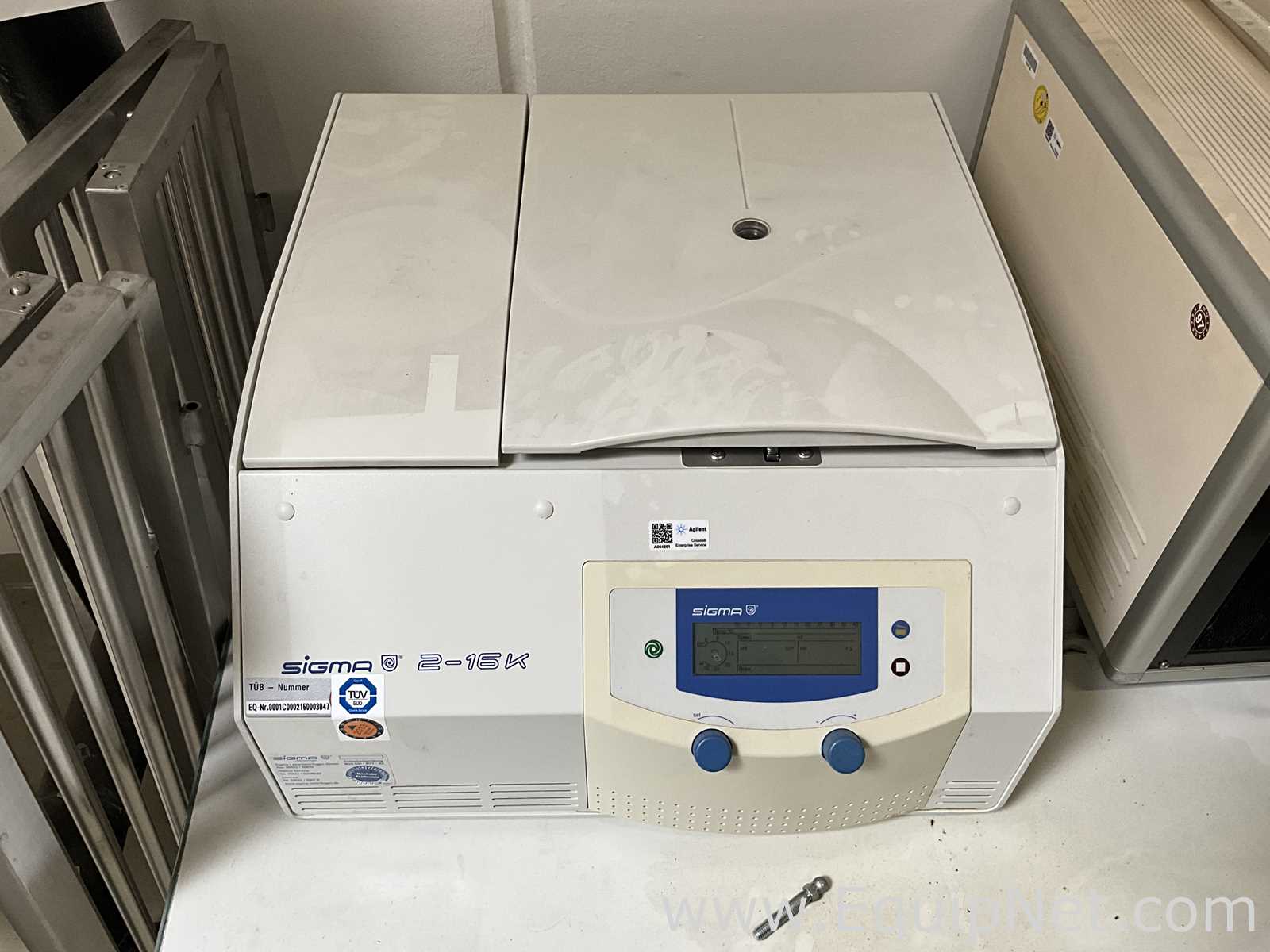 Sigma 2-16K Laboratory Centrifuge