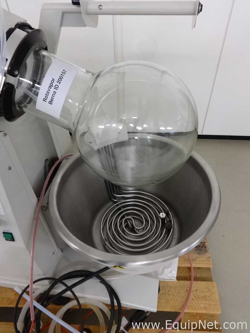Buchi Rotavapor R-220 Rotary Evaporator with V800 Vacuum Controller
