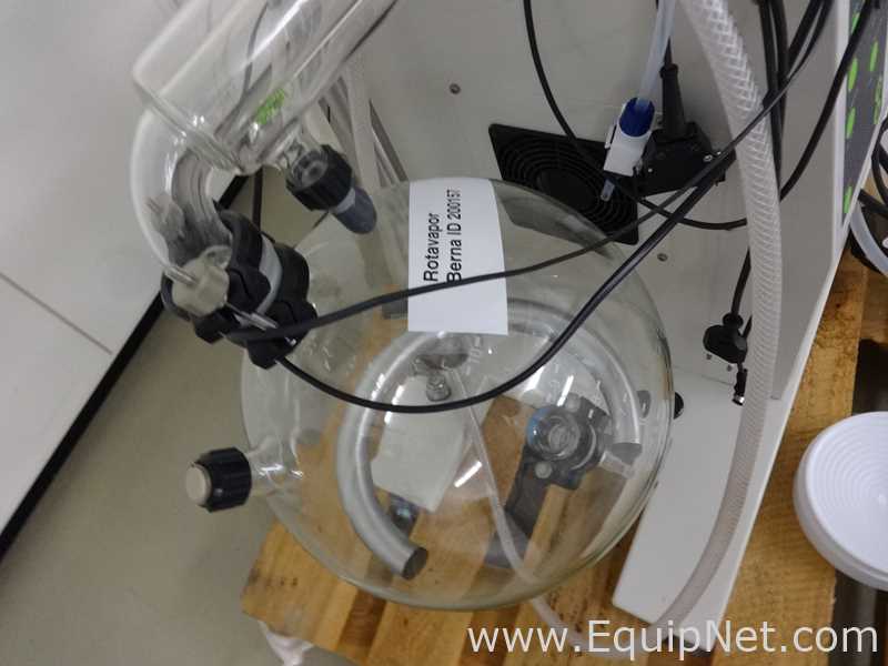 Buchi Rotavapor R-220 Rotary Evaporator with V800 Vacuum Controller