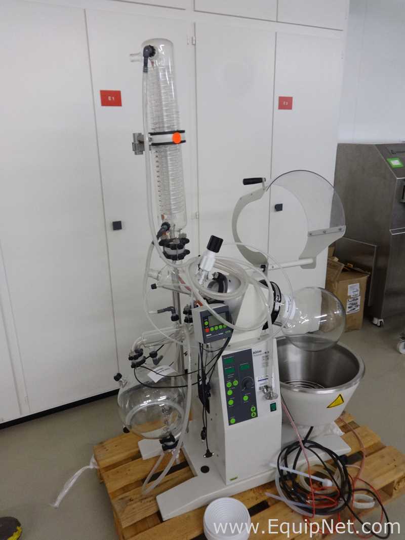 Buchi Rotavapor R-220 Rotary Evaporator with V800 Vacuum Controller