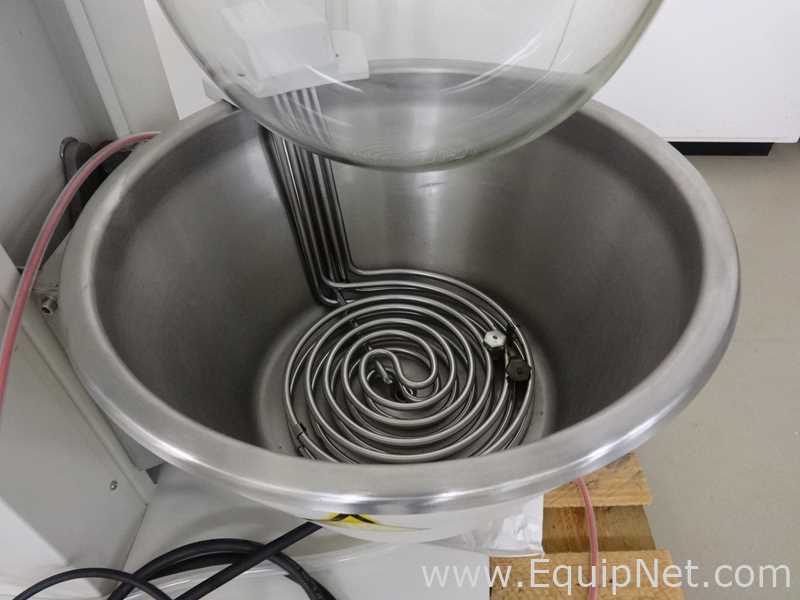 Buchi Rotavapor R-220 Rotary Evaporator with V800 Vacuum Controller