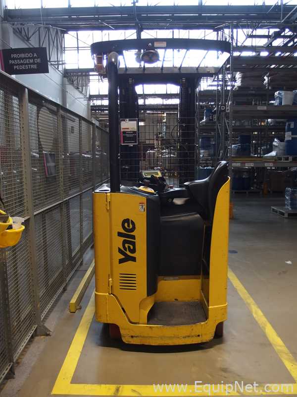 Empilhadeira Elétrica Yale NR040EANL36TE095